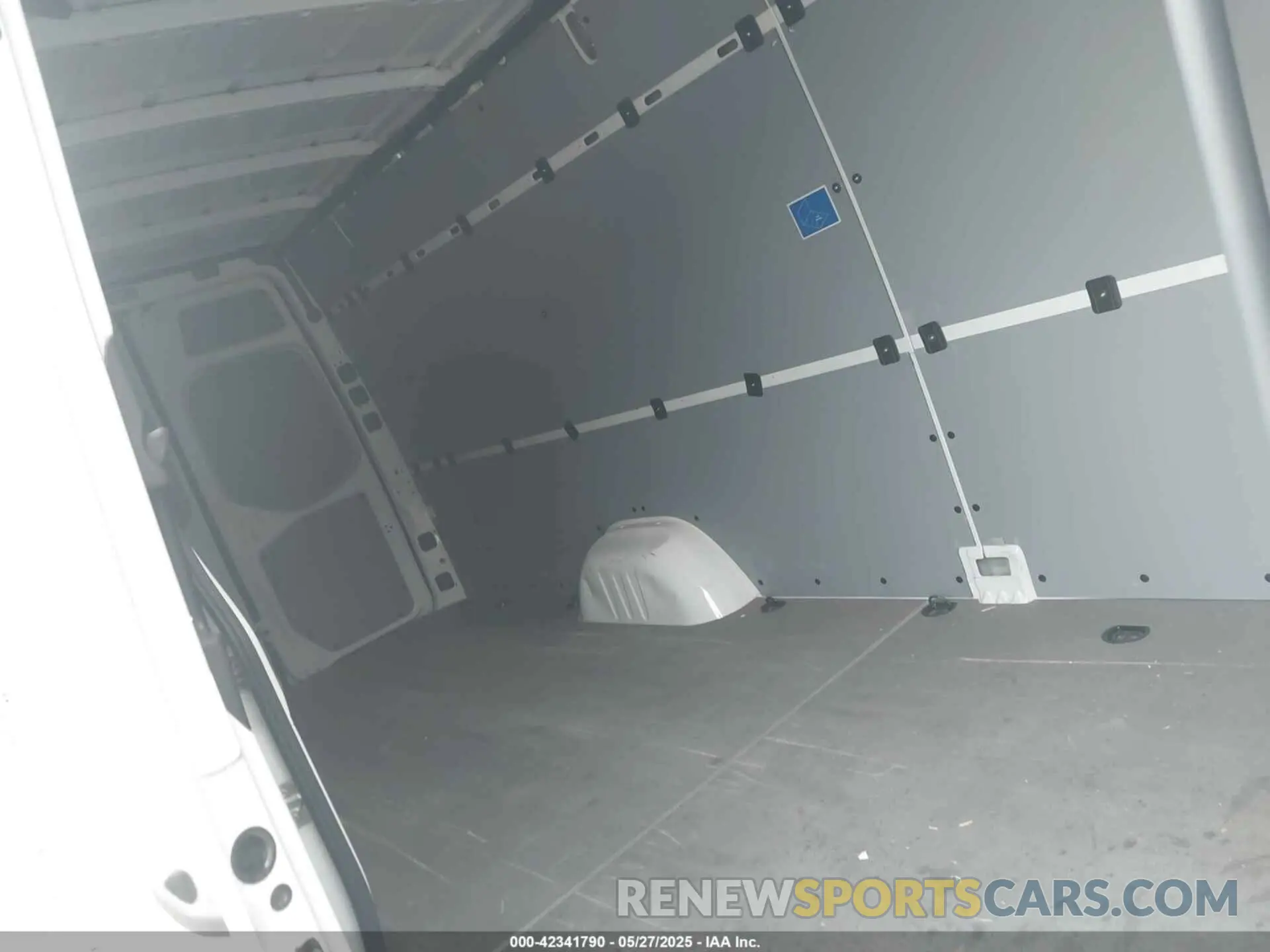 8 Photograph of a damaged car W1Y4NDHY0RT174159 MERCEDES-BENZ SPRINTER 2500 2024