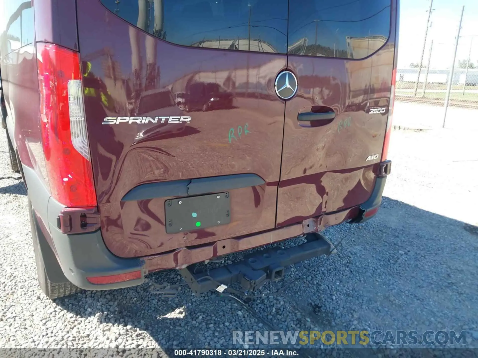 6 Photograph of a damaged car W1Z4NFVY9RP708618 MERCEDES-BENZ SPRINTER 2500 2024