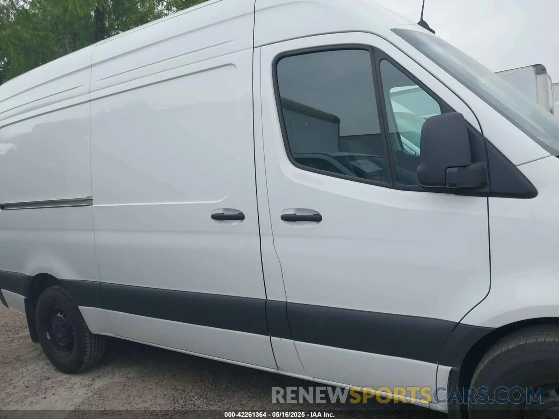 13 Photograph of a damaged car W1Y4KBHY7SP761633 MERCEDES-BENZ SPRINTER 2500 2025