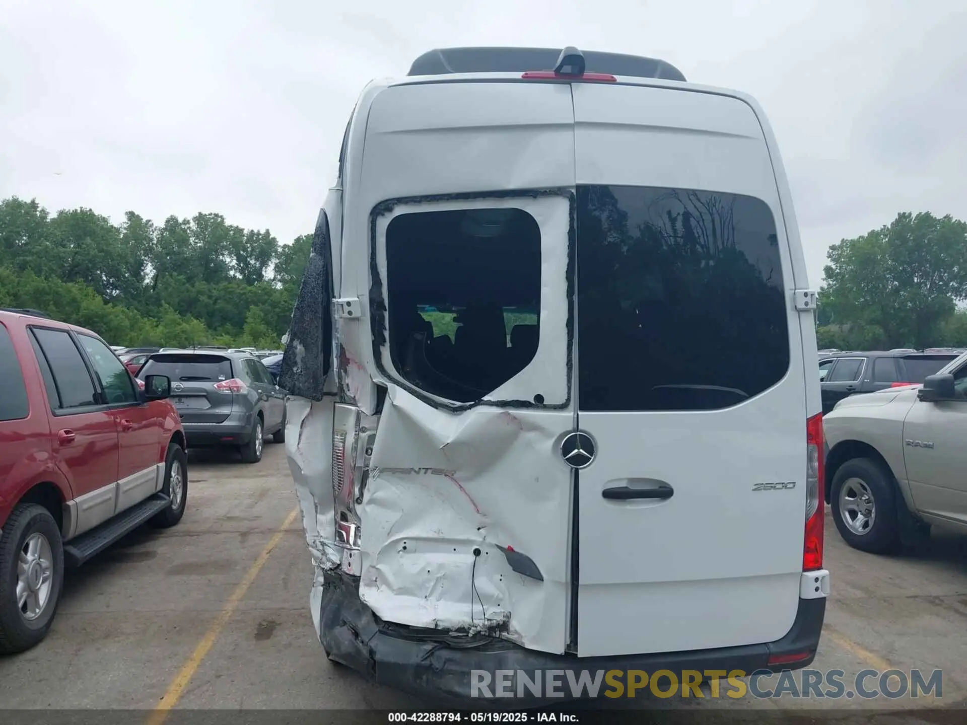 16 Photograph of a damaged car W1Z4KGHY7ST217701 MERCEDES-BENZ SPRINTER 2500 2025