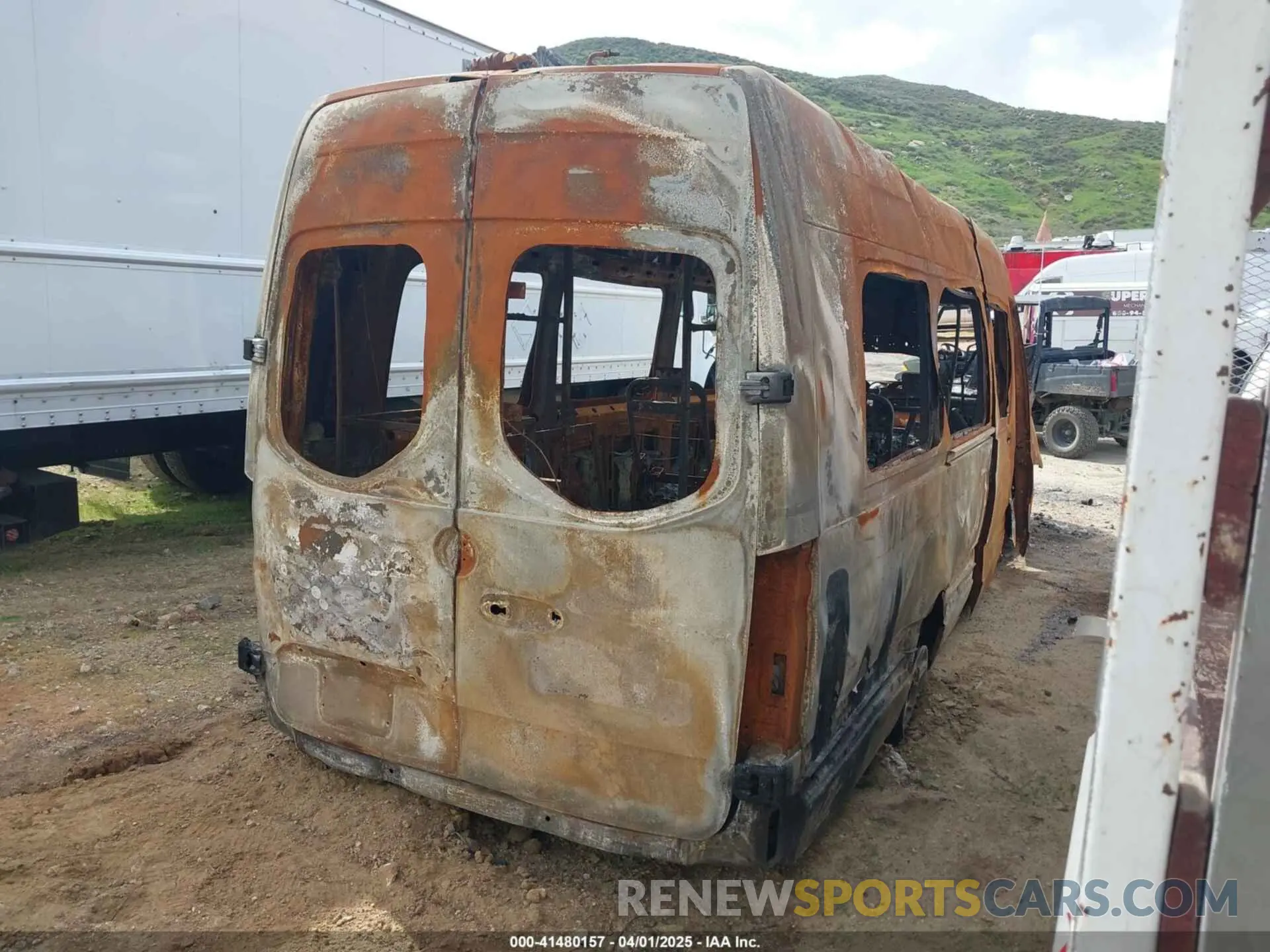 4 Photograph of a damaged car WD4PF4CD7KT011295 MERCEDES-BENZ SPRINTER 3500 2019
