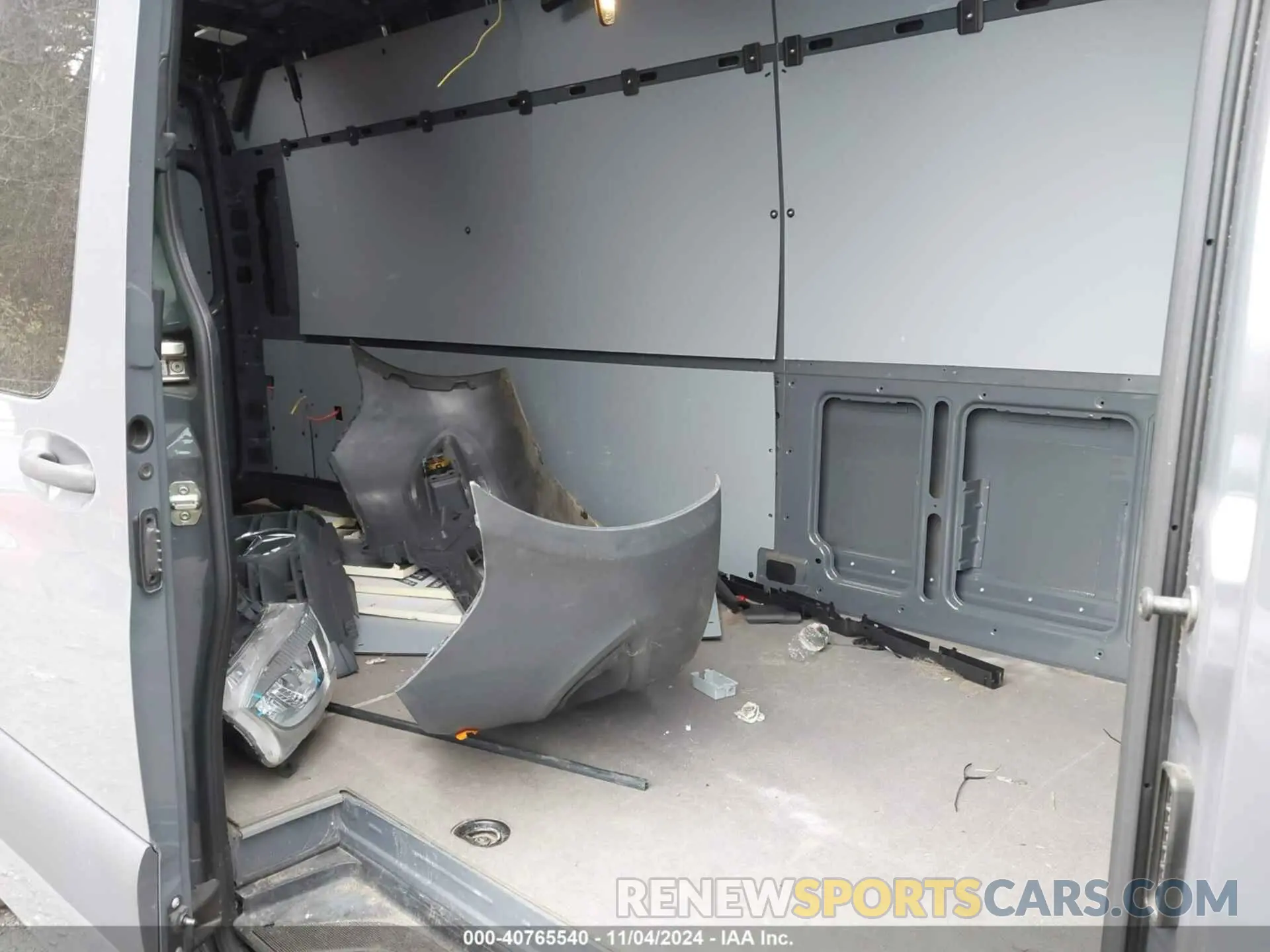 8 Photograph of a damaged car W1W5EDHY8NT095717 MERCEDES-BENZ SPRINTER 3500 2022