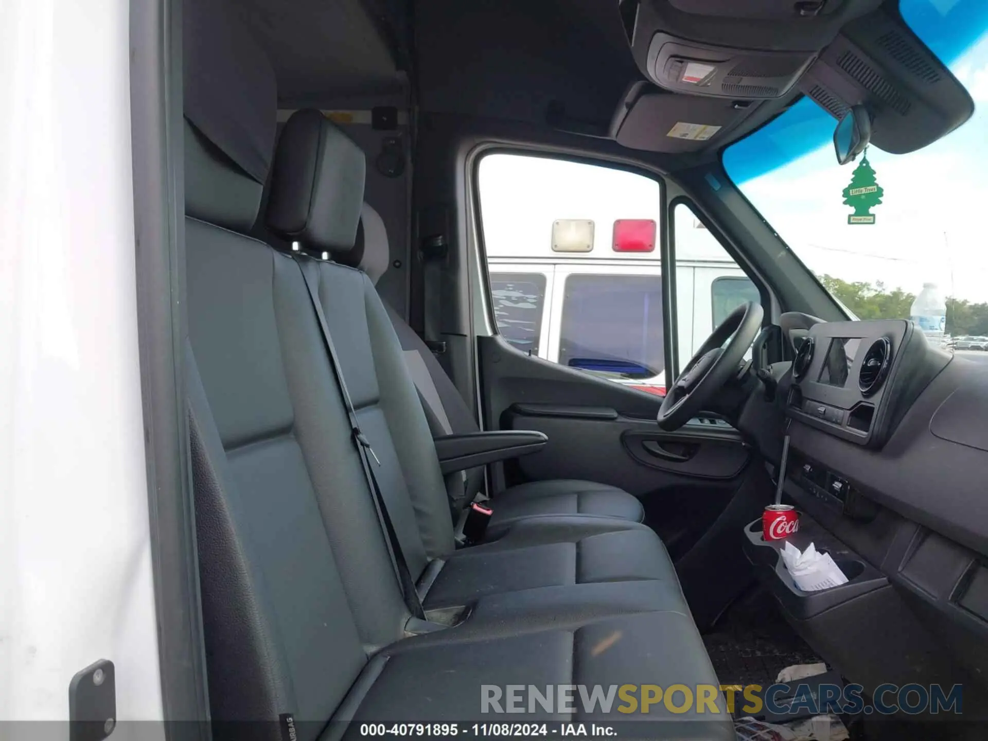 5 Photograph of a damaged car W1Y5NCHYXPT131315 MERCEDES-BENZ SPRINTER 3500 2023