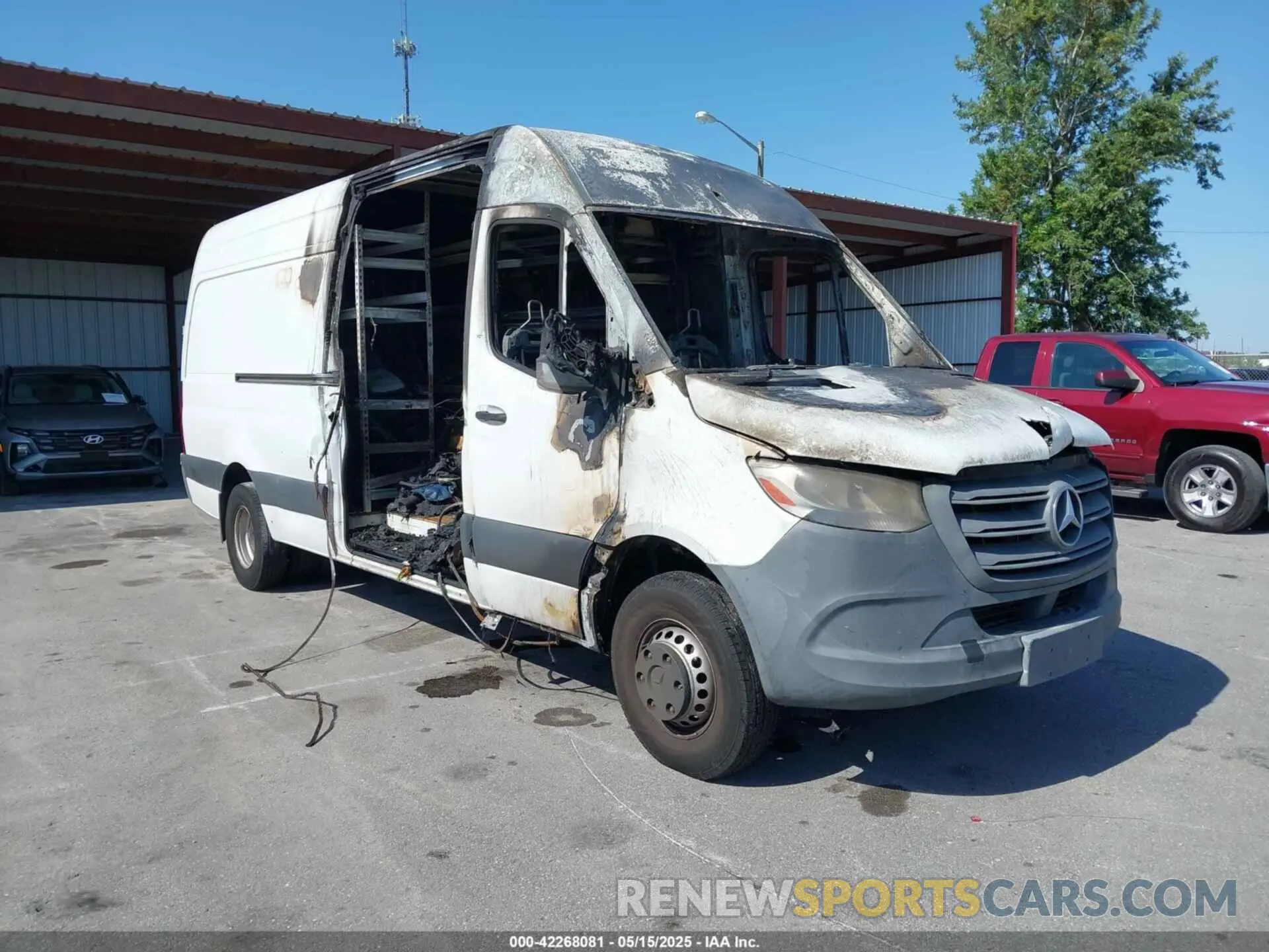2 Photograph of a damaged car WD3PF4CC0KP038696 MERCEDES-BENZ SPRINTER 3500XD 2019