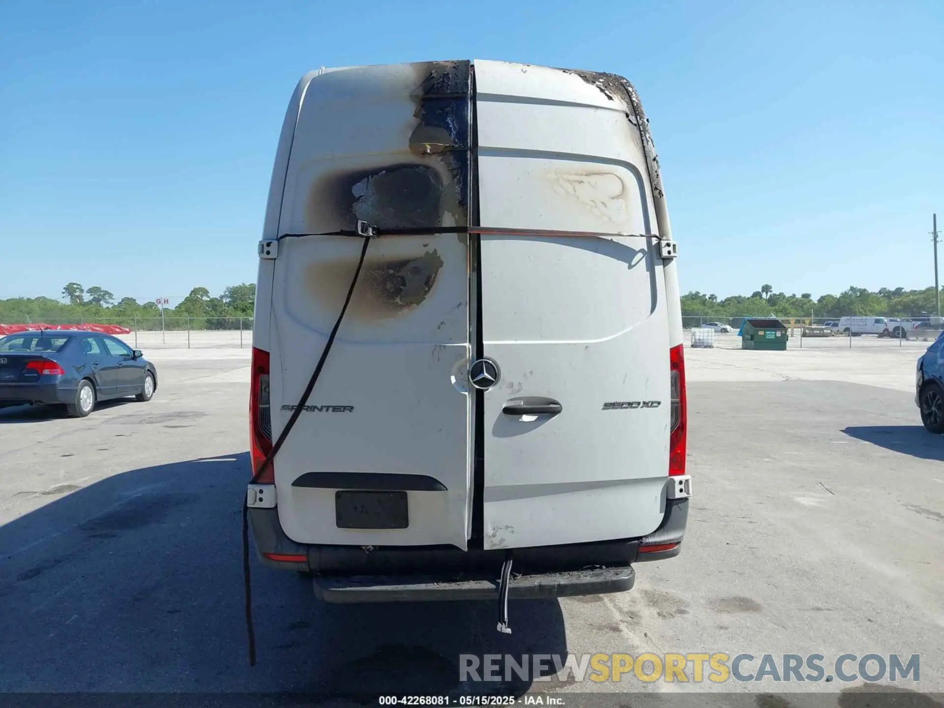 8 Photograph of a damaged car WD3PF4CC0KP038696 MERCEDES-BENZ SPRINTER 3500XD 2019