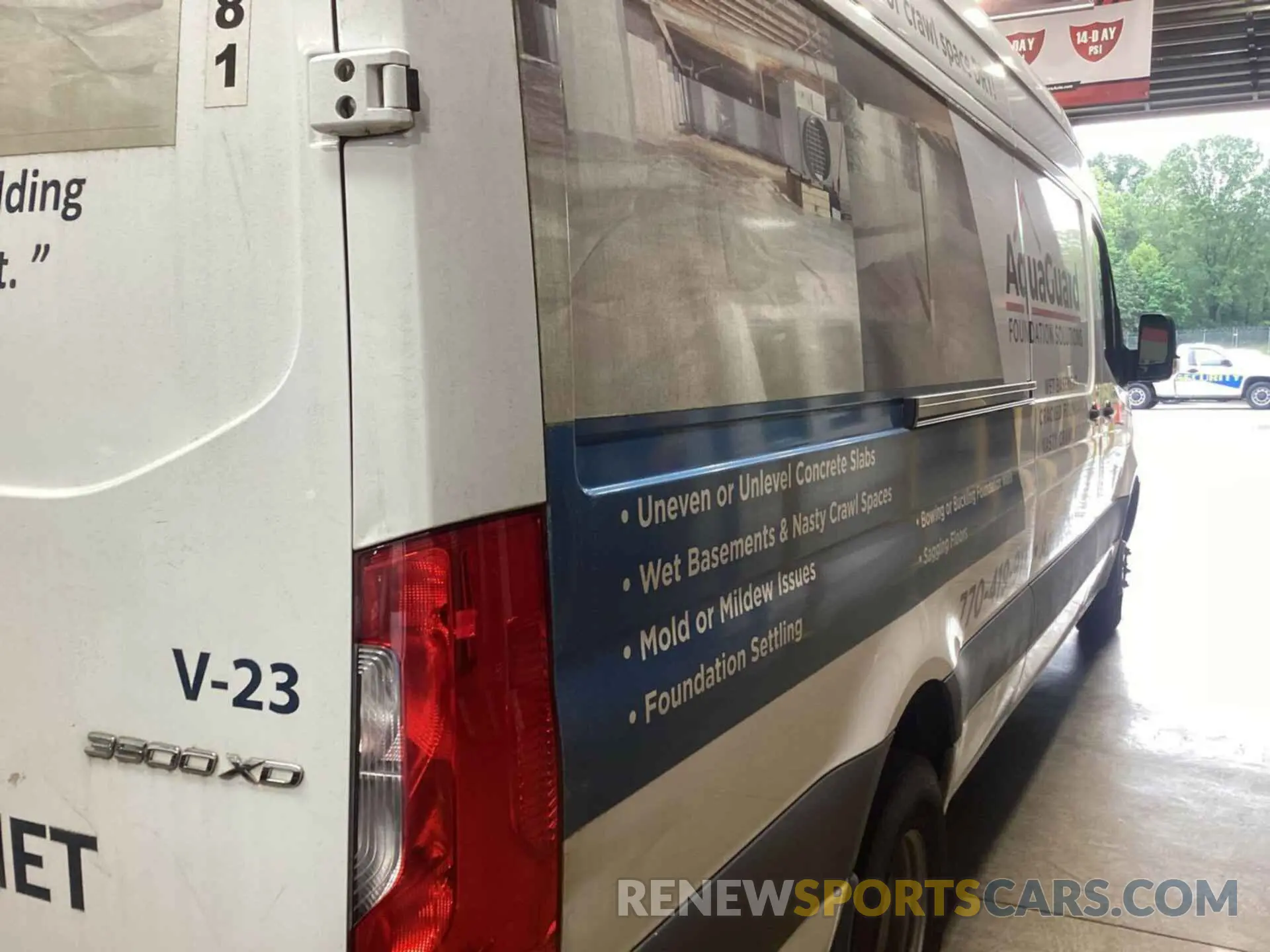 17 Photograph of a damaged car WD3PF4CC1KP025567 MERCEDES-BENZ SPRINTER 3500XD 2019