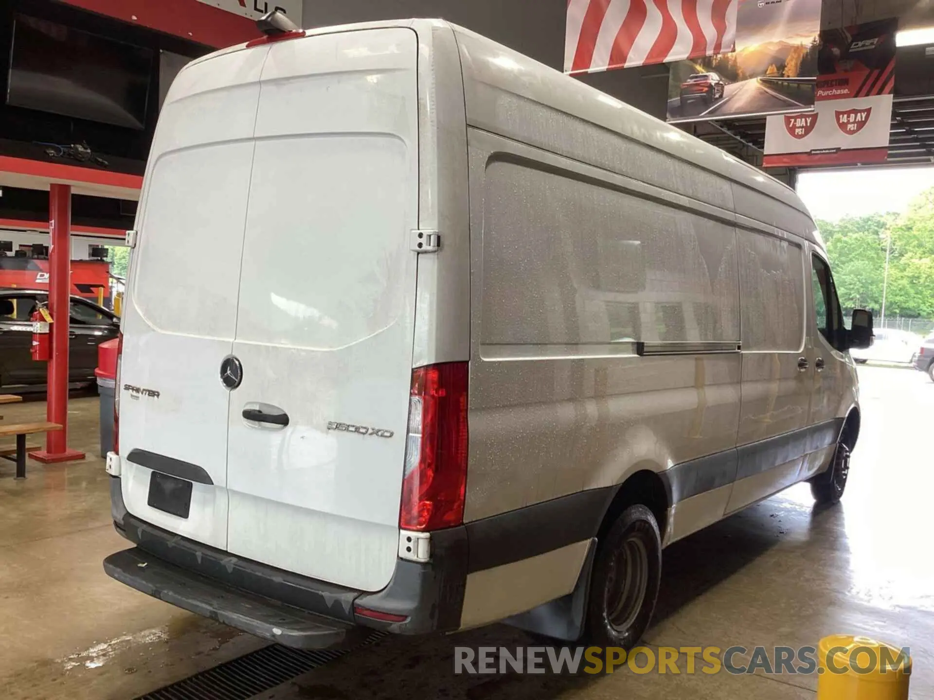 29 Photograph of a damaged car WD3PF4CC1KP025567 MERCEDES-BENZ SPRINTER 3500XD 2019