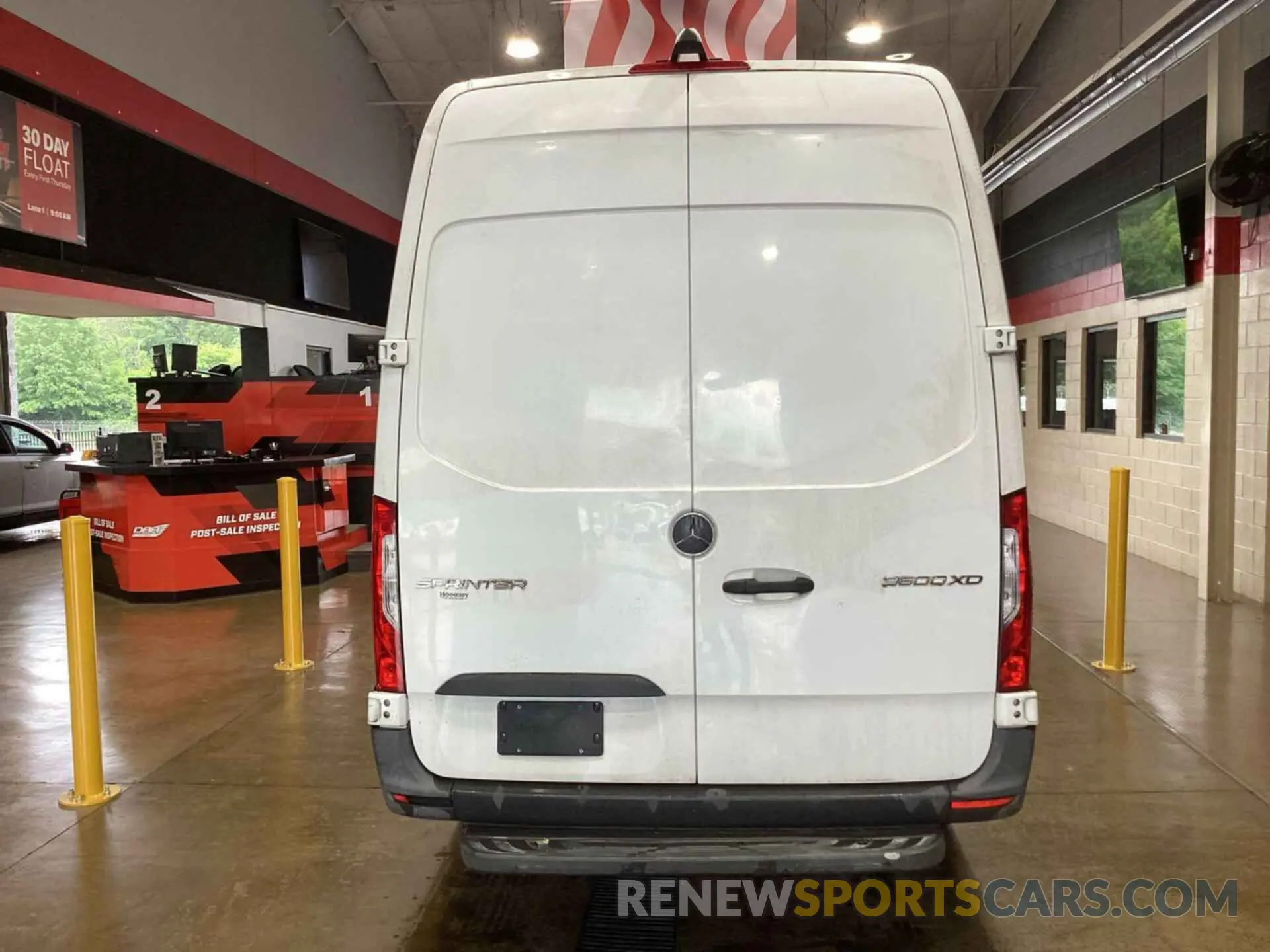 33 Photograph of a damaged car WD3PF4CC1KP025567 MERCEDES-BENZ SPRINTER 3500XD 2019