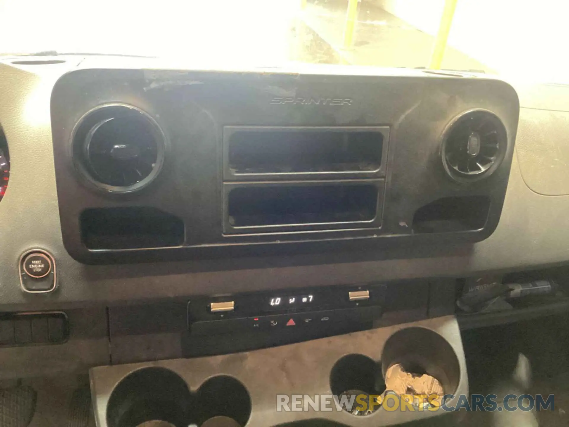 34 Photograph of a damaged car WD3PF4CC1KP025567 MERCEDES-BENZ SPRINTER 3500XD 2019