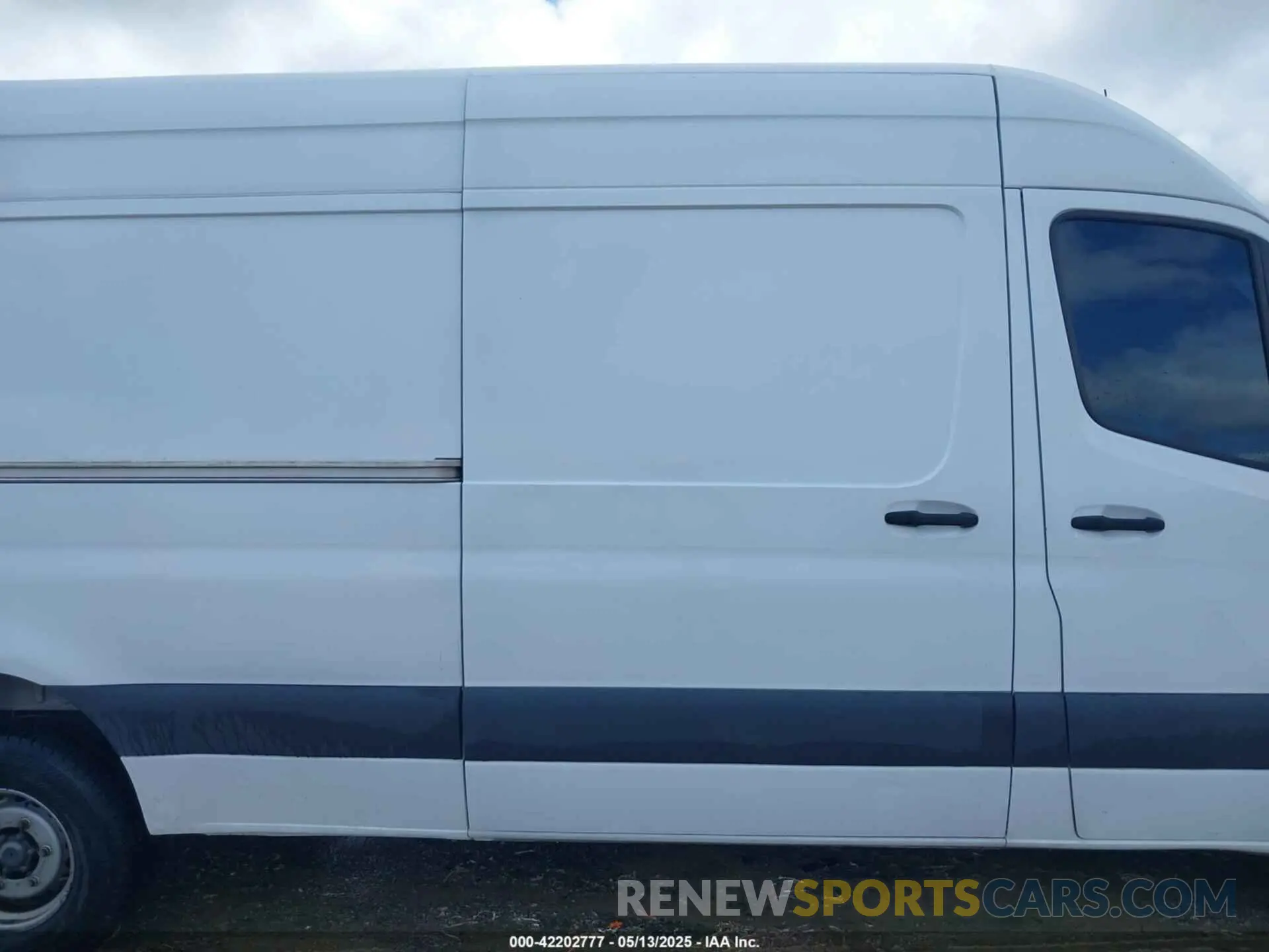 13 Photograph of a damaged car W1Y8ED3Y4NT083379 MERCEDES-BENZ SPRINTER 3500XD 2022