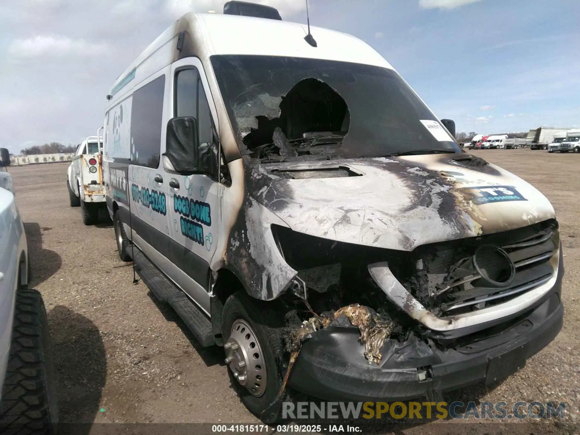 2 Photograph of a damaged car W1W8NC3Y0PT140120 MERCEDES-BENZ SPRINTER 3500XD 2023