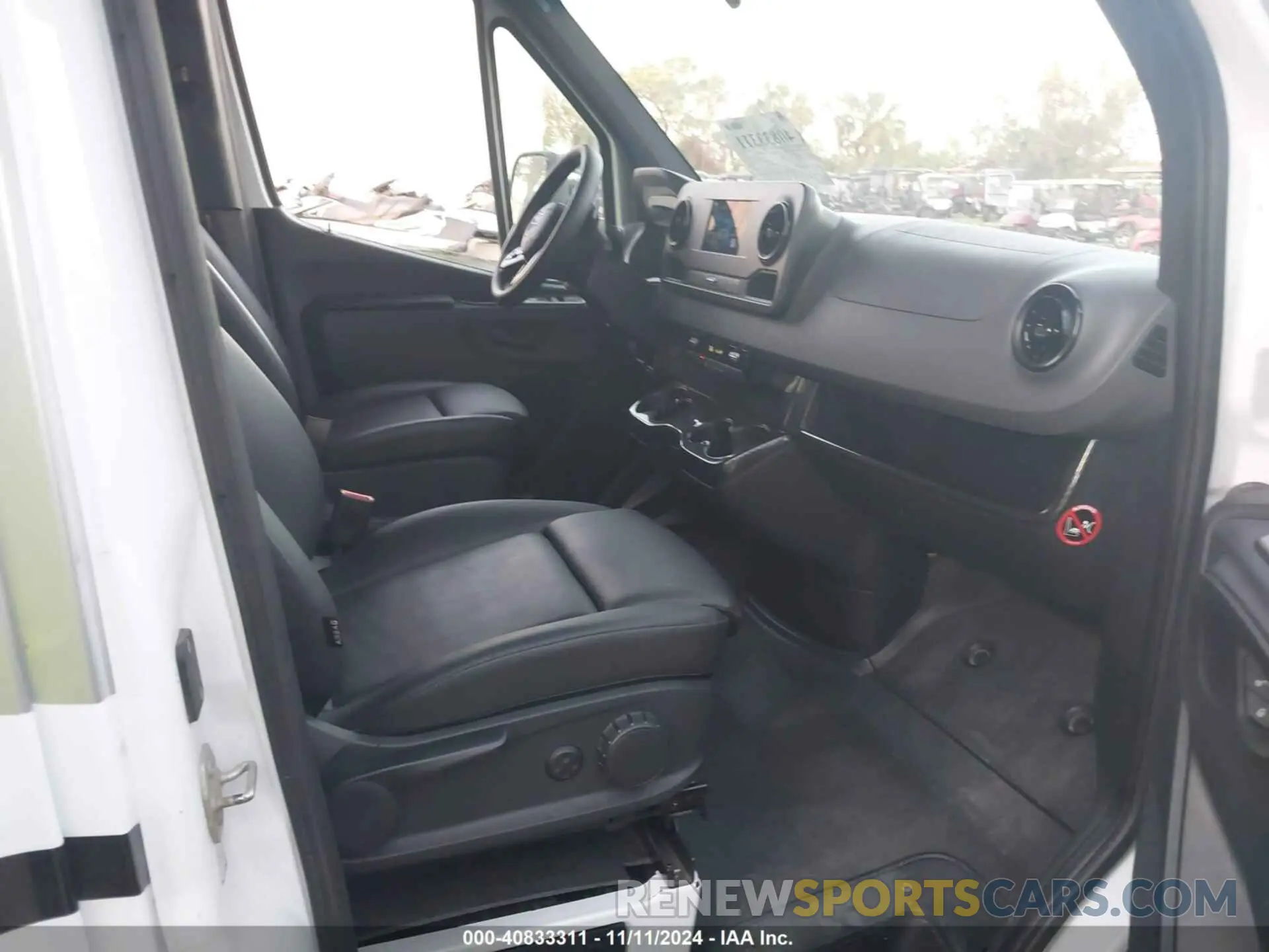 5 Photograph of a damaged car WDAPF4CD0KN029512 MERCEDES-BENZ SPRINTER 4500 2019