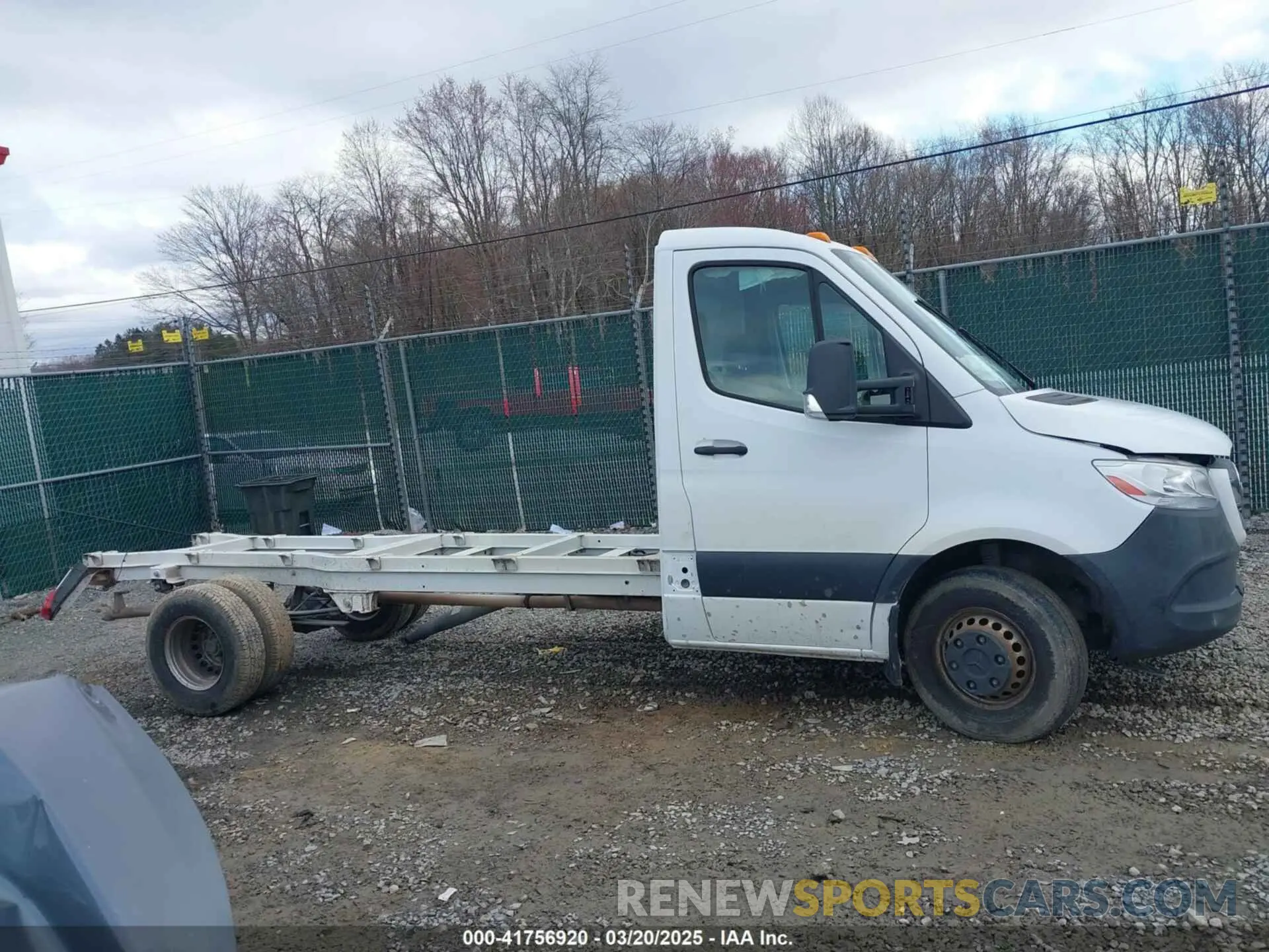 13 Photograph of a damaged car WDAPF4CD2KN016714 MERCEDES-BENZ SPRINTER 4500 2019