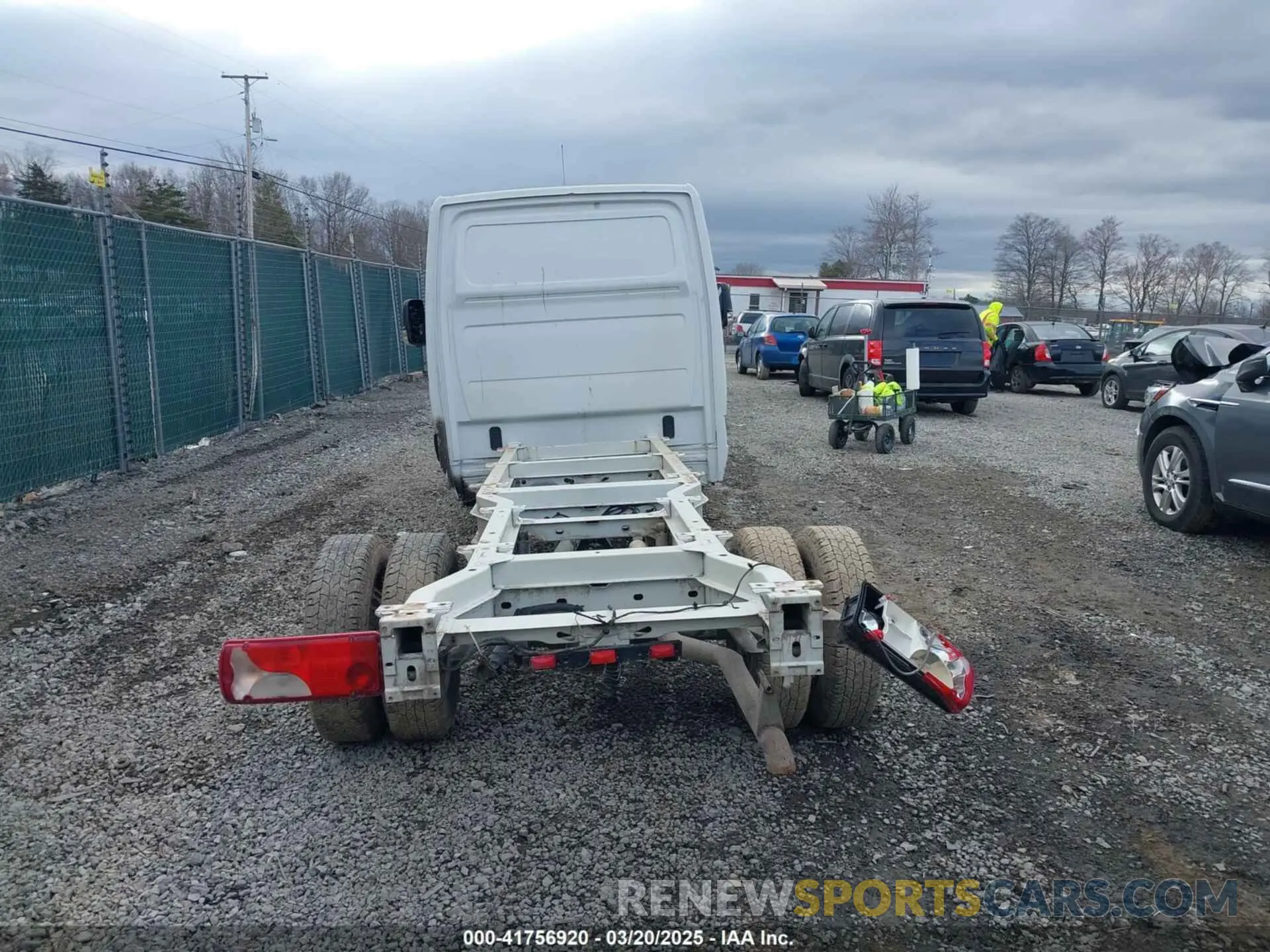 15 Photograph of a damaged car WDAPF4CD2KN016714 MERCEDES-BENZ SPRINTER 4500 2019
