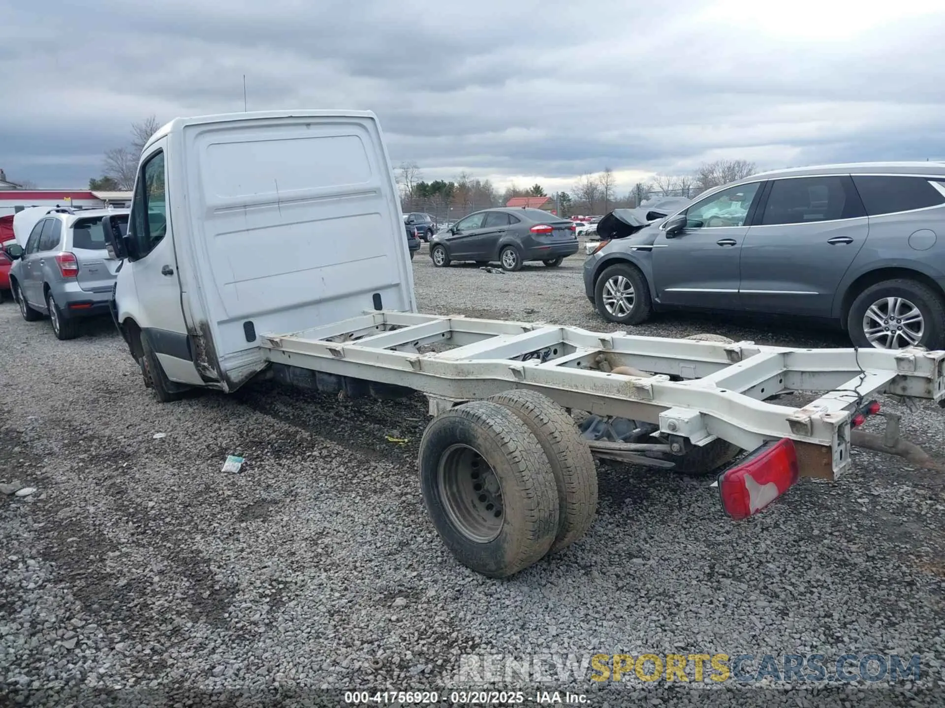 3 Photograph of a damaged car WDAPF4CD2KN016714 MERCEDES-BENZ SPRINTER 4500 2019