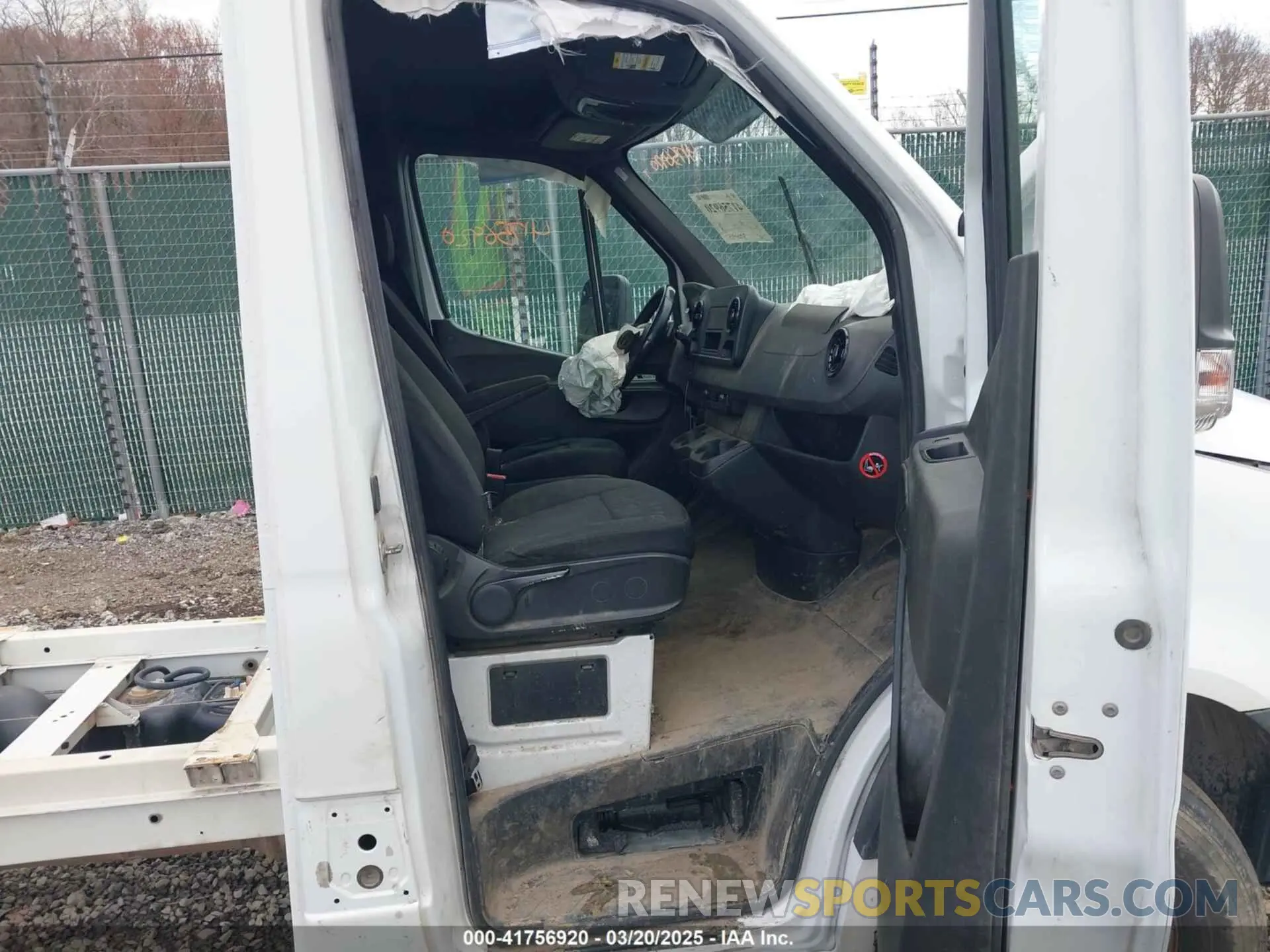 7 Photograph of a damaged car WDAPF4CD2KN016714 MERCEDES-BENZ SPRINTER 4500 2019