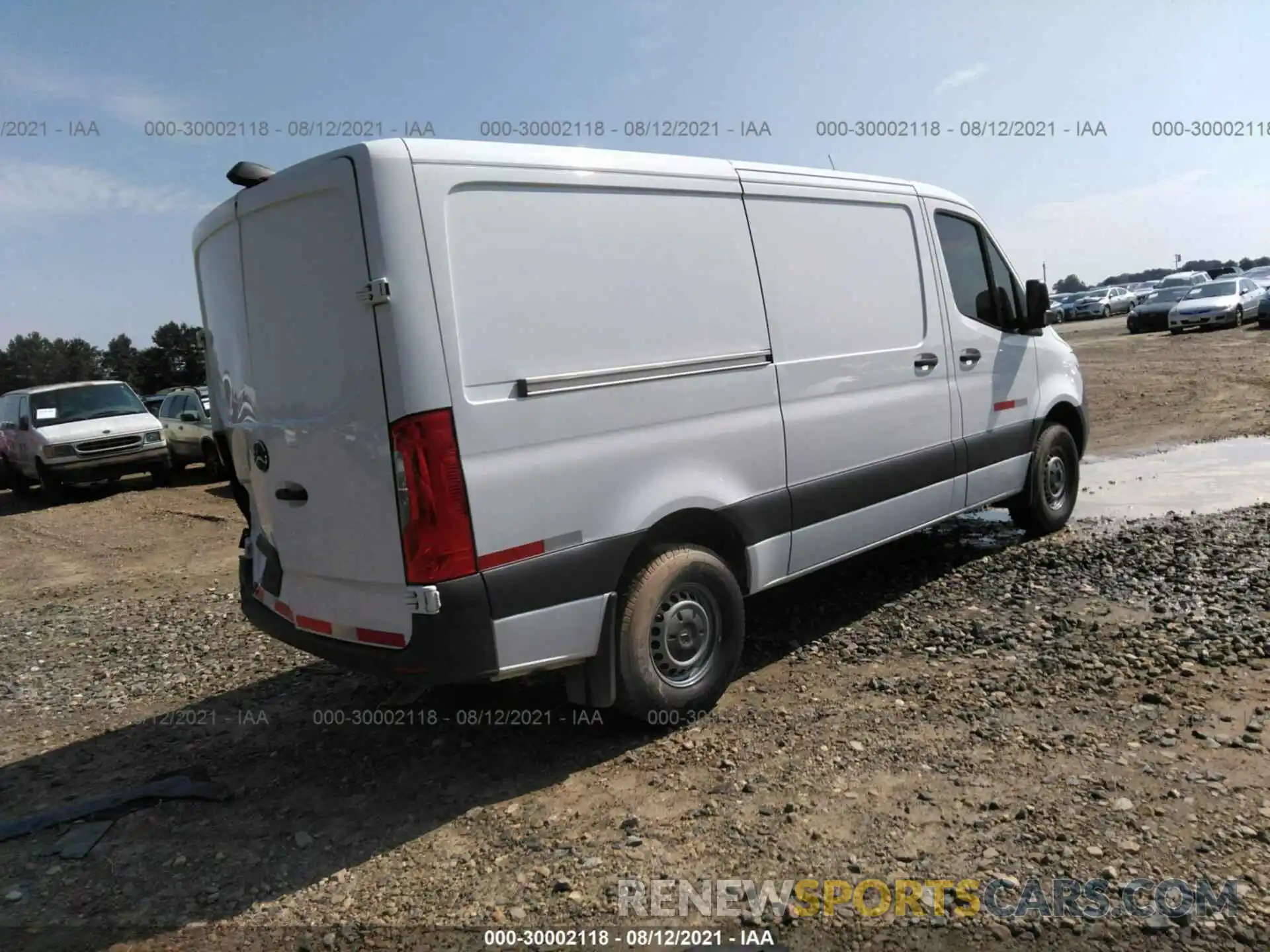 4 Photograph of a damaged car W1W70BGY7KT018250 MERCEDES-BENZ SPRINTER CARGO VAN 2019