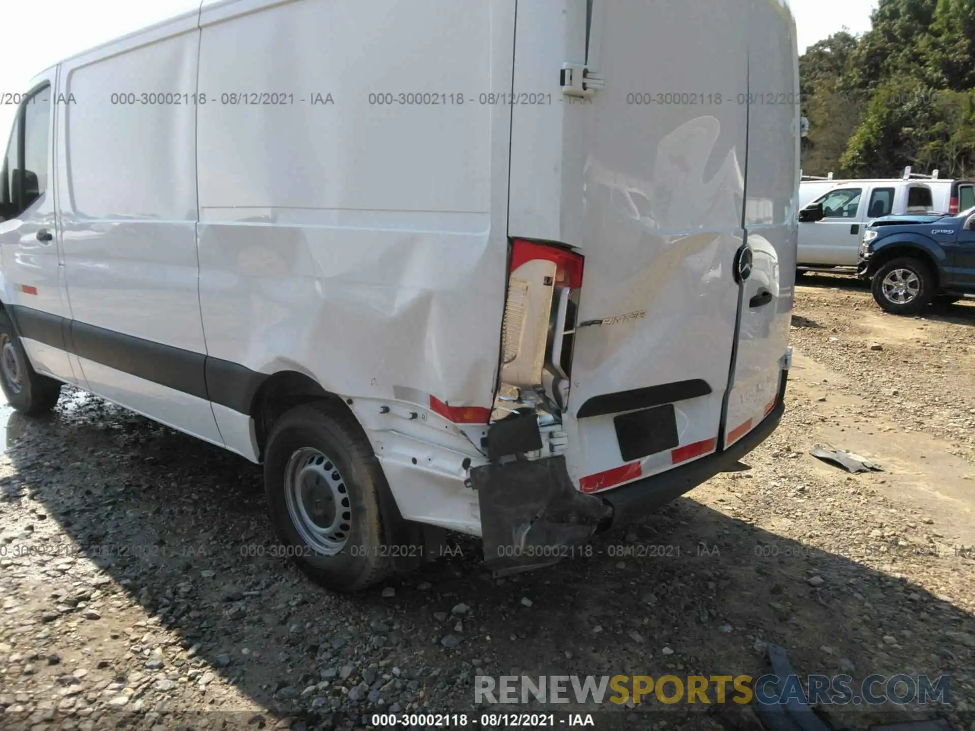 6 Photograph of a damaged car W1W70BGY7KT018250 MERCEDES-BENZ SPRINTER CARGO VAN 2019