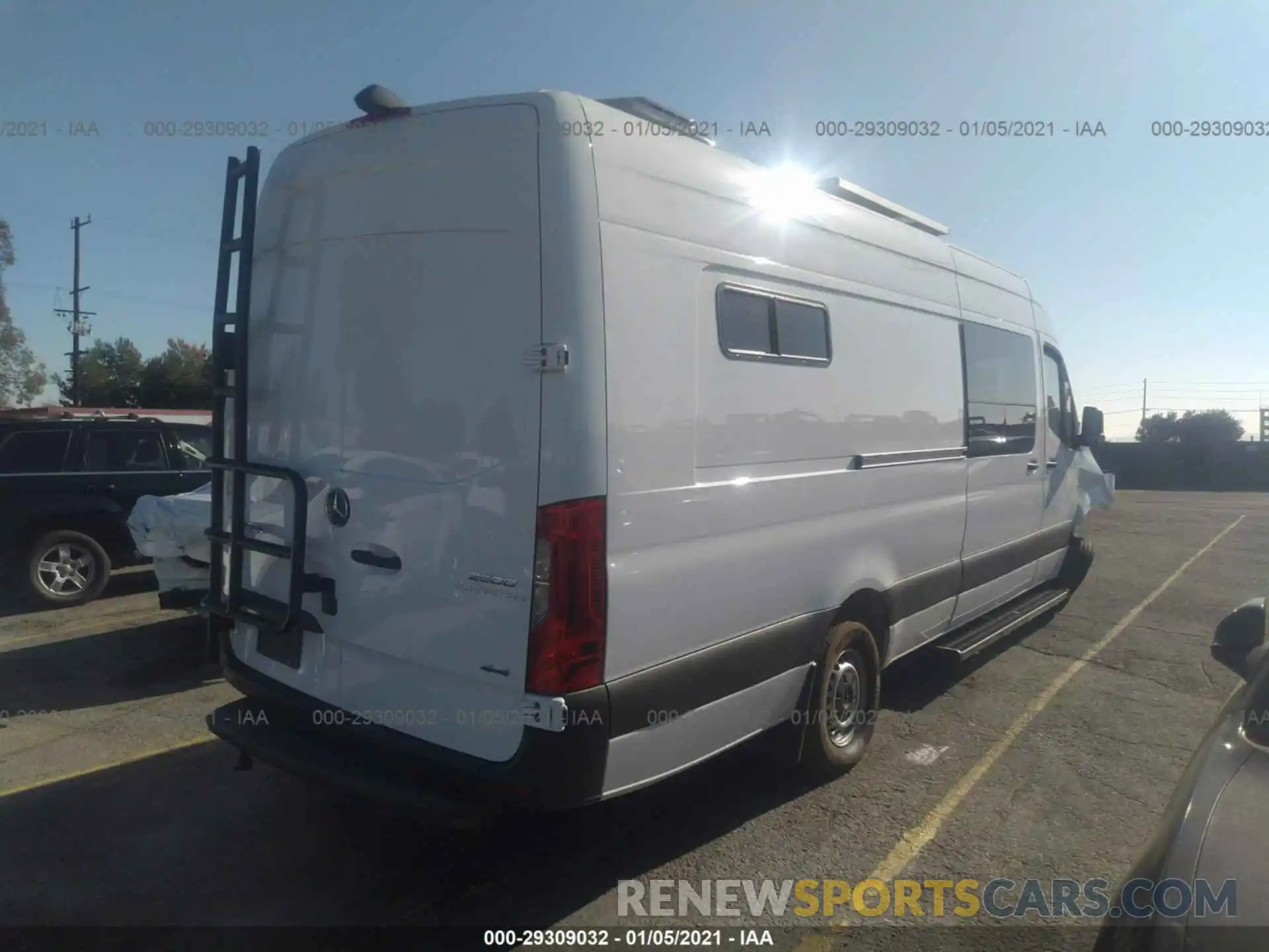 4 Photograph of a damaged car WD3FF1CD1KT013834 MERCEDES-BENZ SPRINTER CARGO VAN 2019