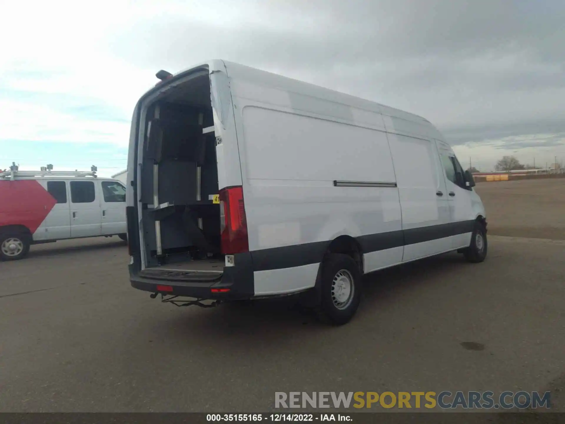 4 Photograph of a damaged car WD3PF1CD0KP103974 MERCEDES-BENZ SPRINTER CARGO VAN 2019