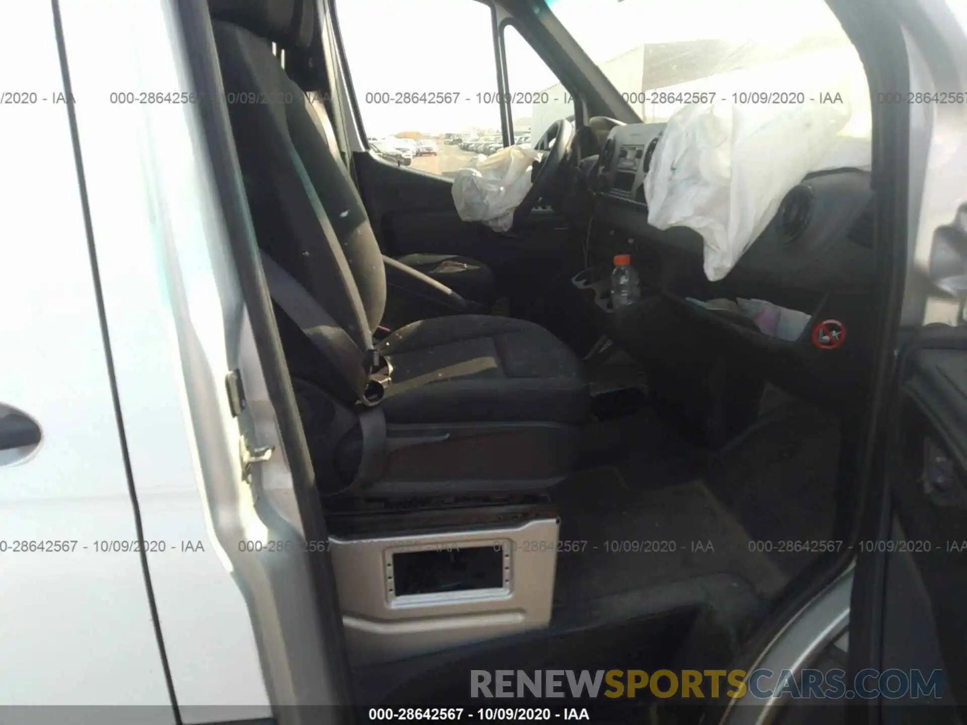 5 Photograph of a damaged car WD3PF1CD9KP055374 MERCEDES-BENZ SPRINTER CARGO VAN 2019