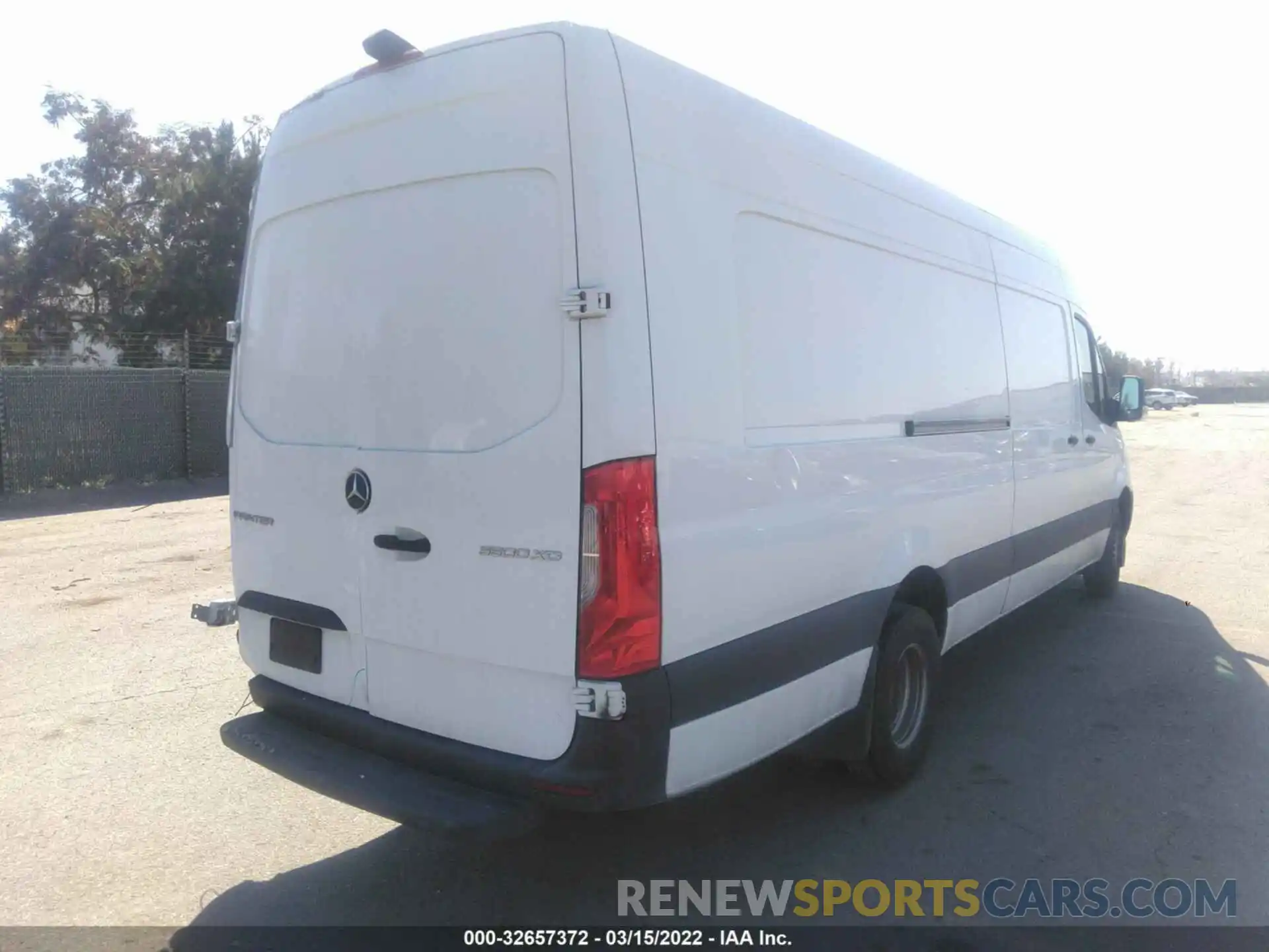 4 Photograph of a damaged car WD3PF4CD3KP163782 MERCEDES-BENZ SPRINTER CARGO VAN 2019