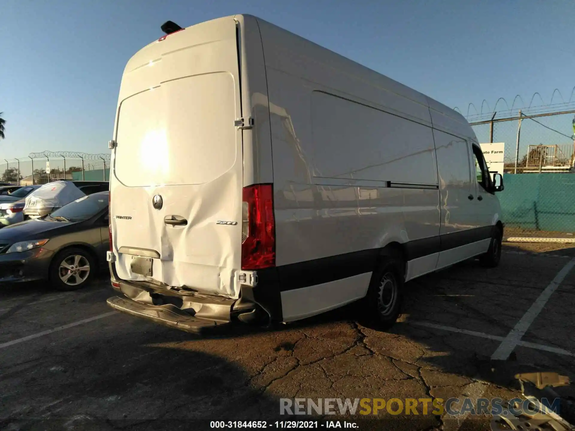 4 Photograph of a damaged car W1Y4DDHY6MT047928 MERCEDES-BENZ SPRINTER CARGO VAN 2021