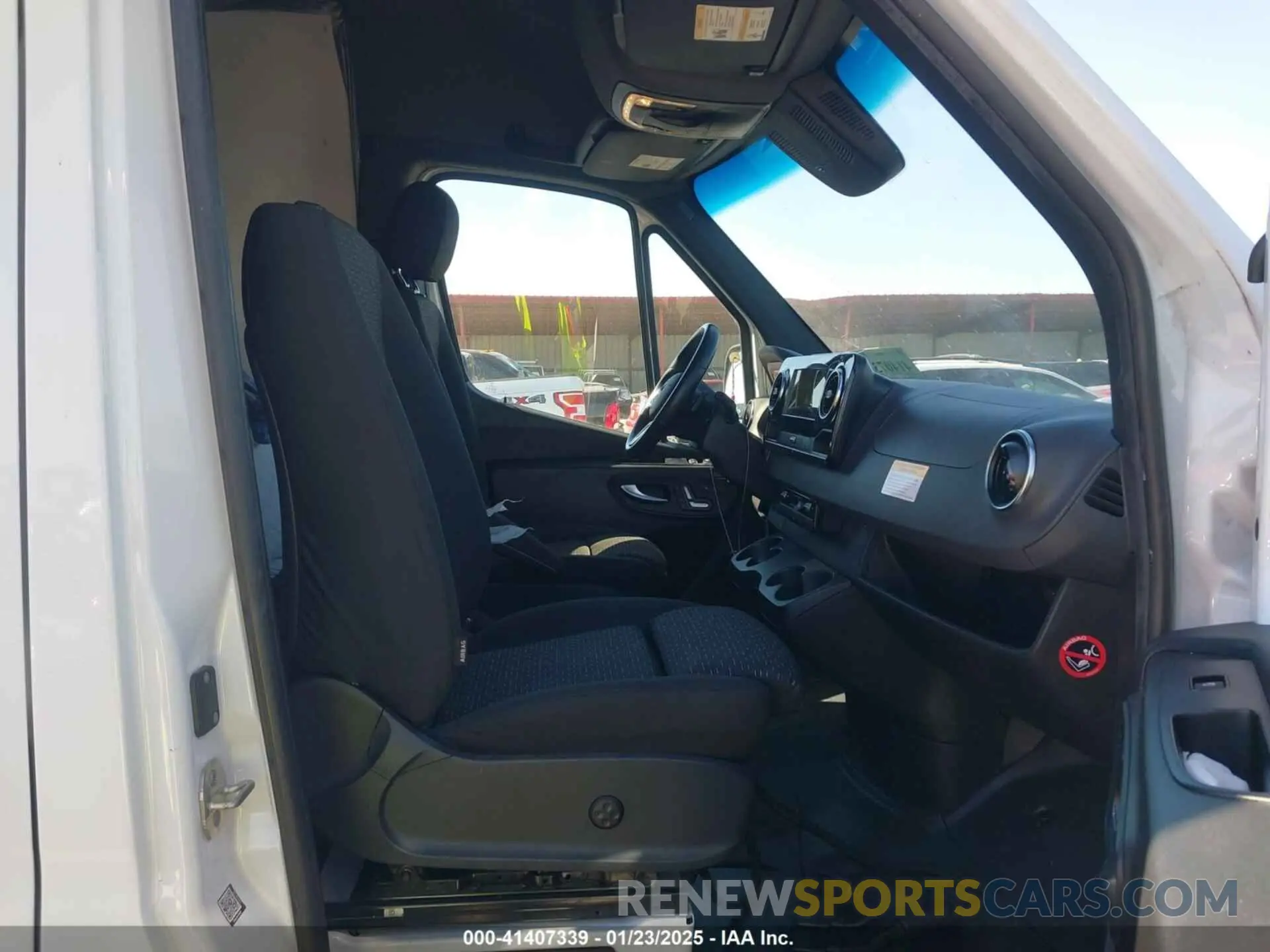 5 Photograph of a damaged car W1Y4NDHY6RT172013 MERCEDES-BENZ SPRINTER CARGO VAN 2024