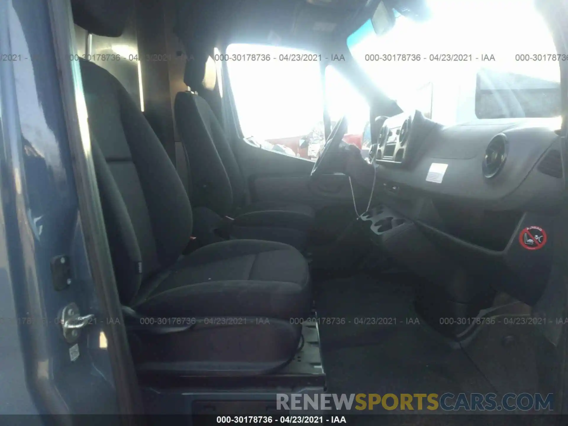 5 Photograph of a damaged car WD4PF0CDXKP042526 MERCEDES-BENZ SPRINTER VAN 2019