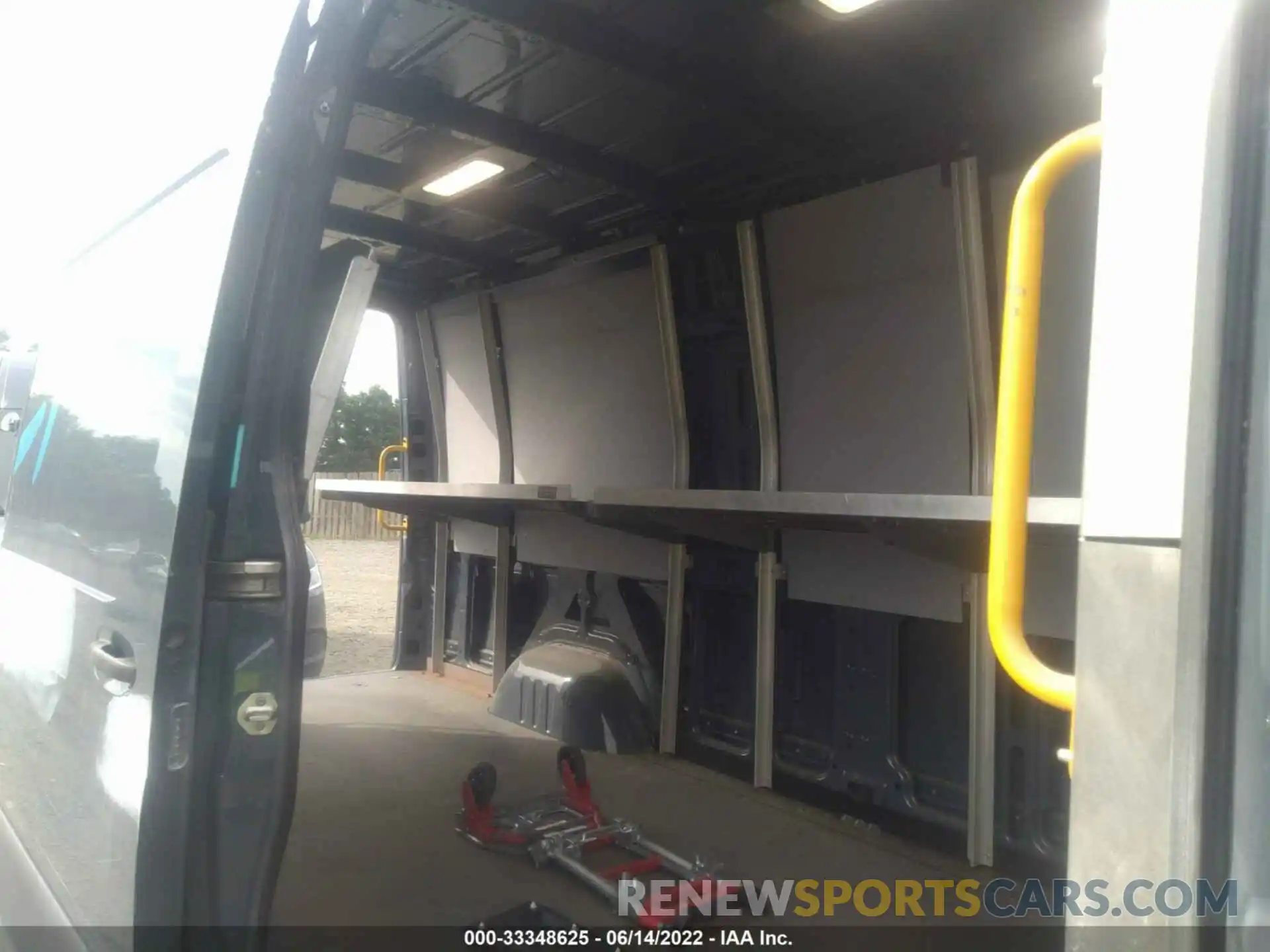 8 Photograph of a damaged car WD4PF1CD4KP142580 MERCEDES-BENZ SPRINTER VAN 2019