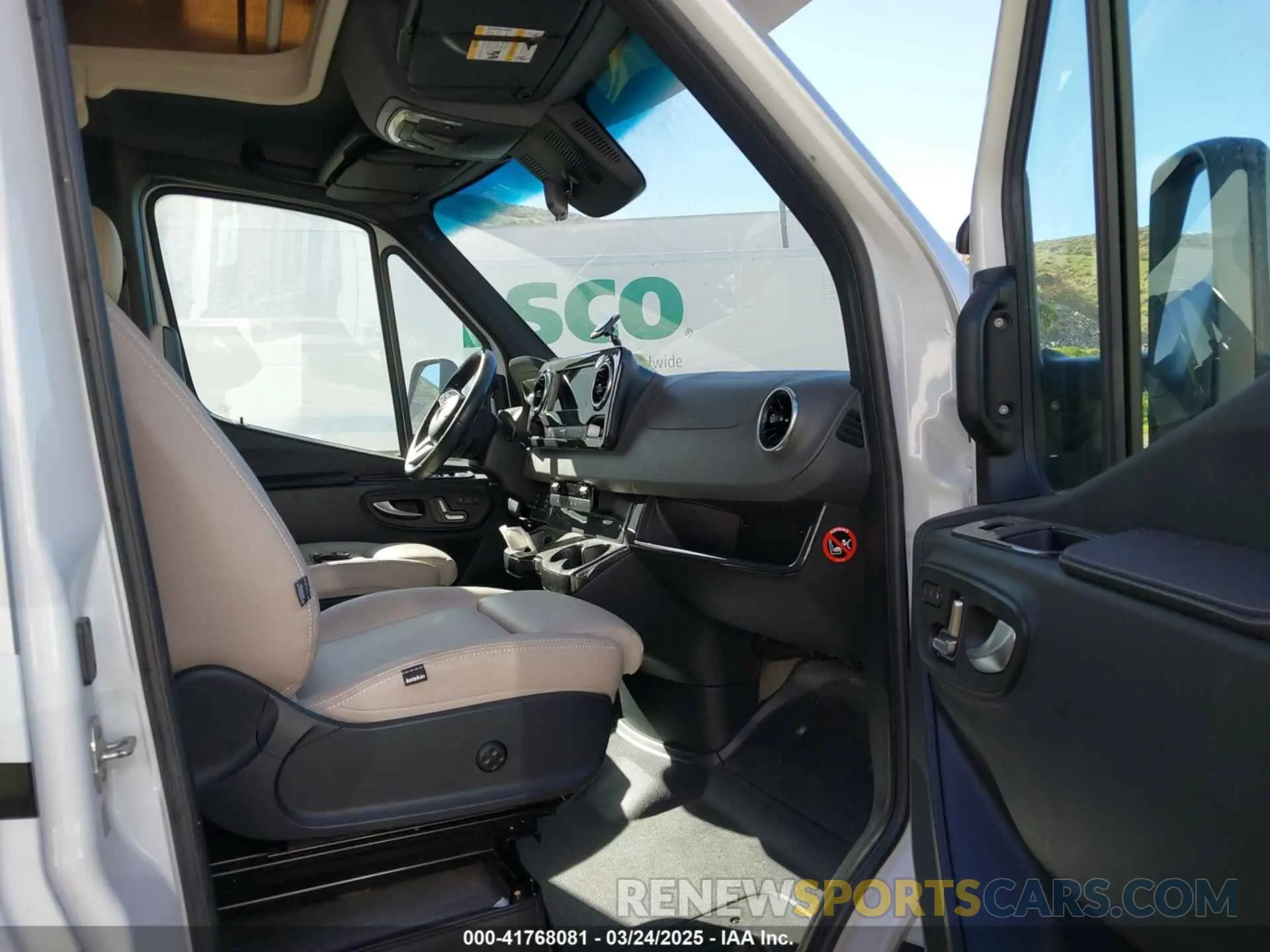 5 Photograph of a damaged car W1X8E33Y3ME206641 MERCEDES SPRINTER 3500XD 2021