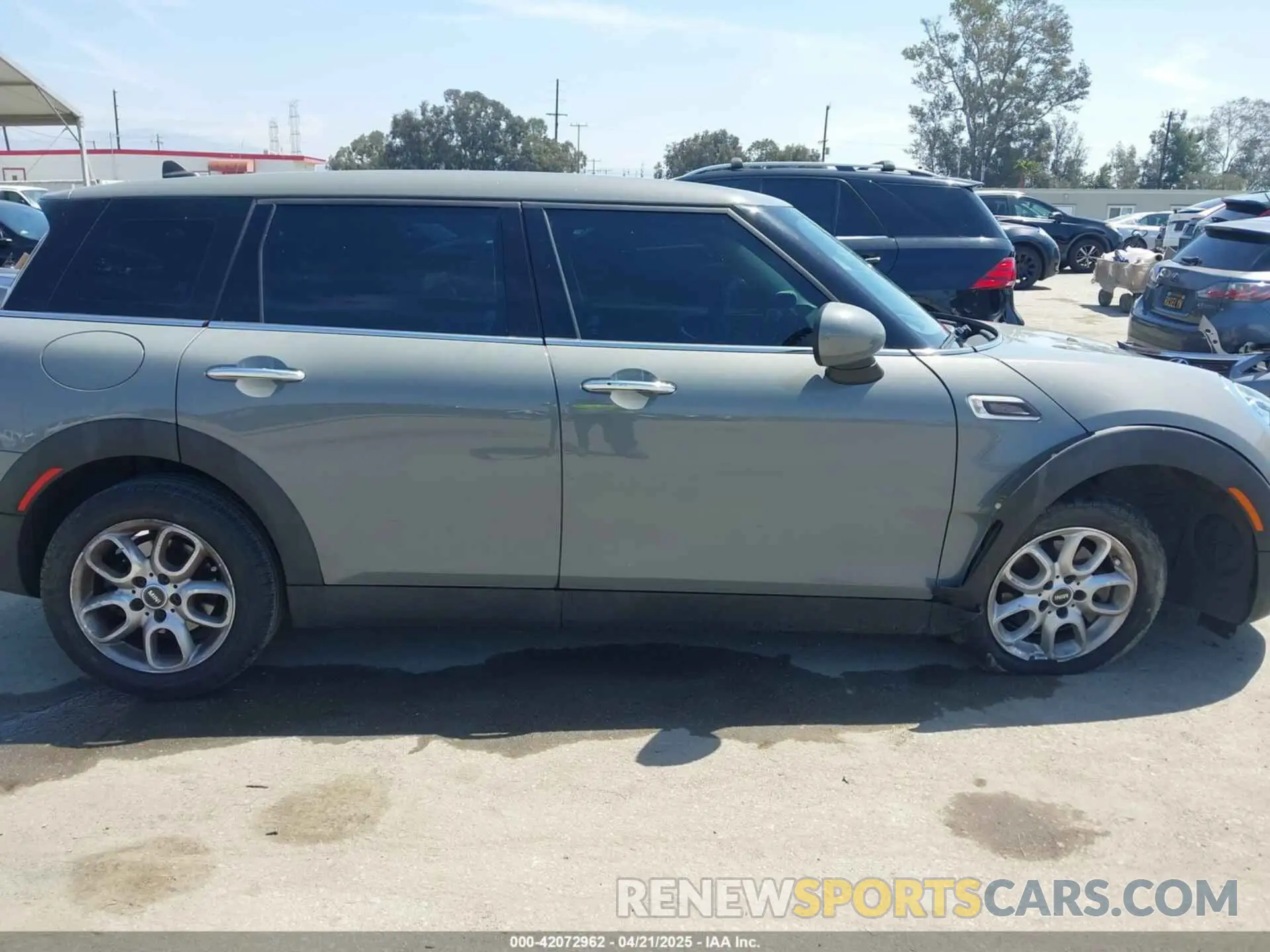 13 Photograph of a damaged car WMWLN5C57K2E34894 MINI CLUBMAN 2019