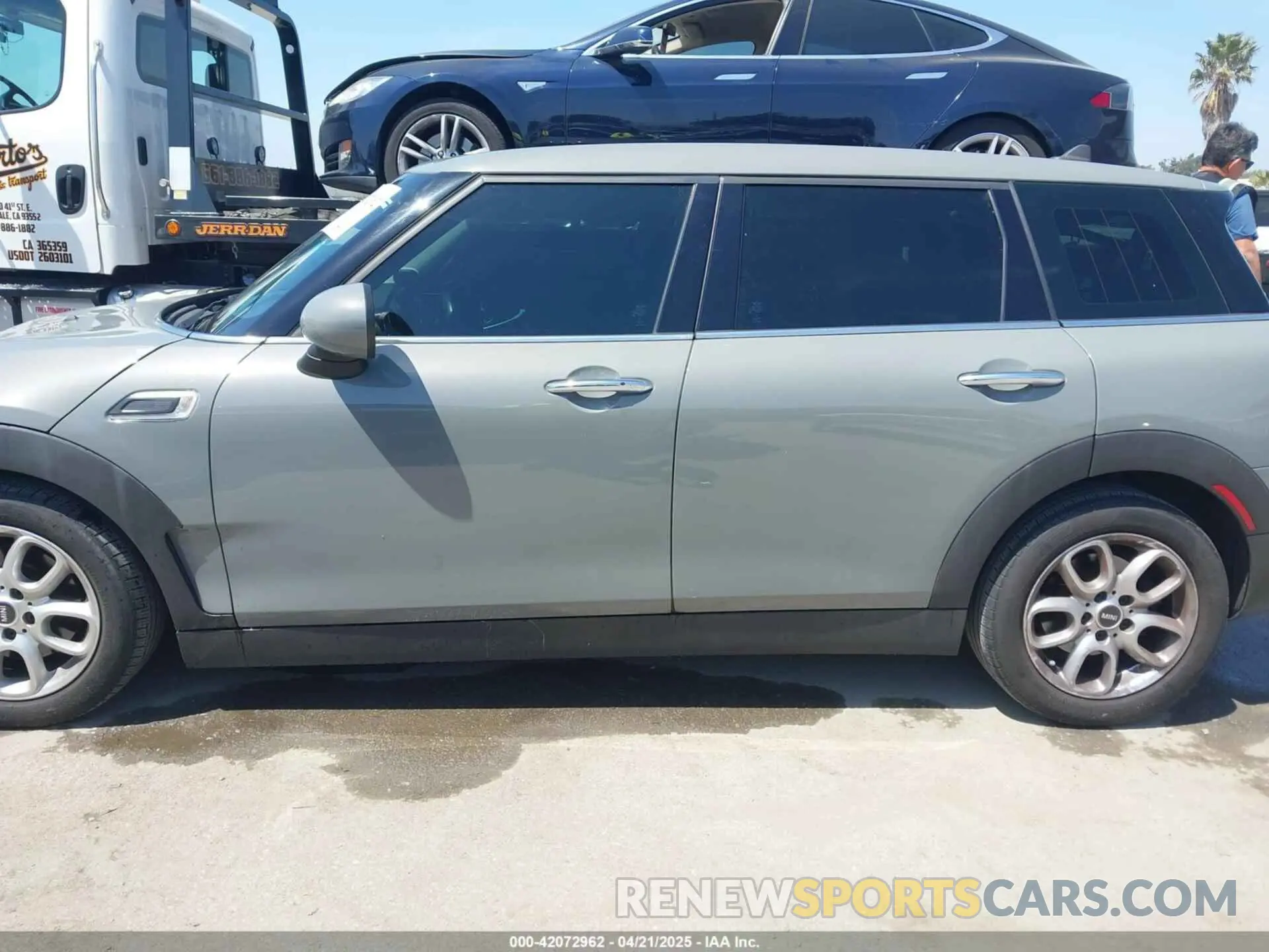 14 Photograph of a damaged car WMWLN5C57K2E34894 MINI CLUBMAN 2019