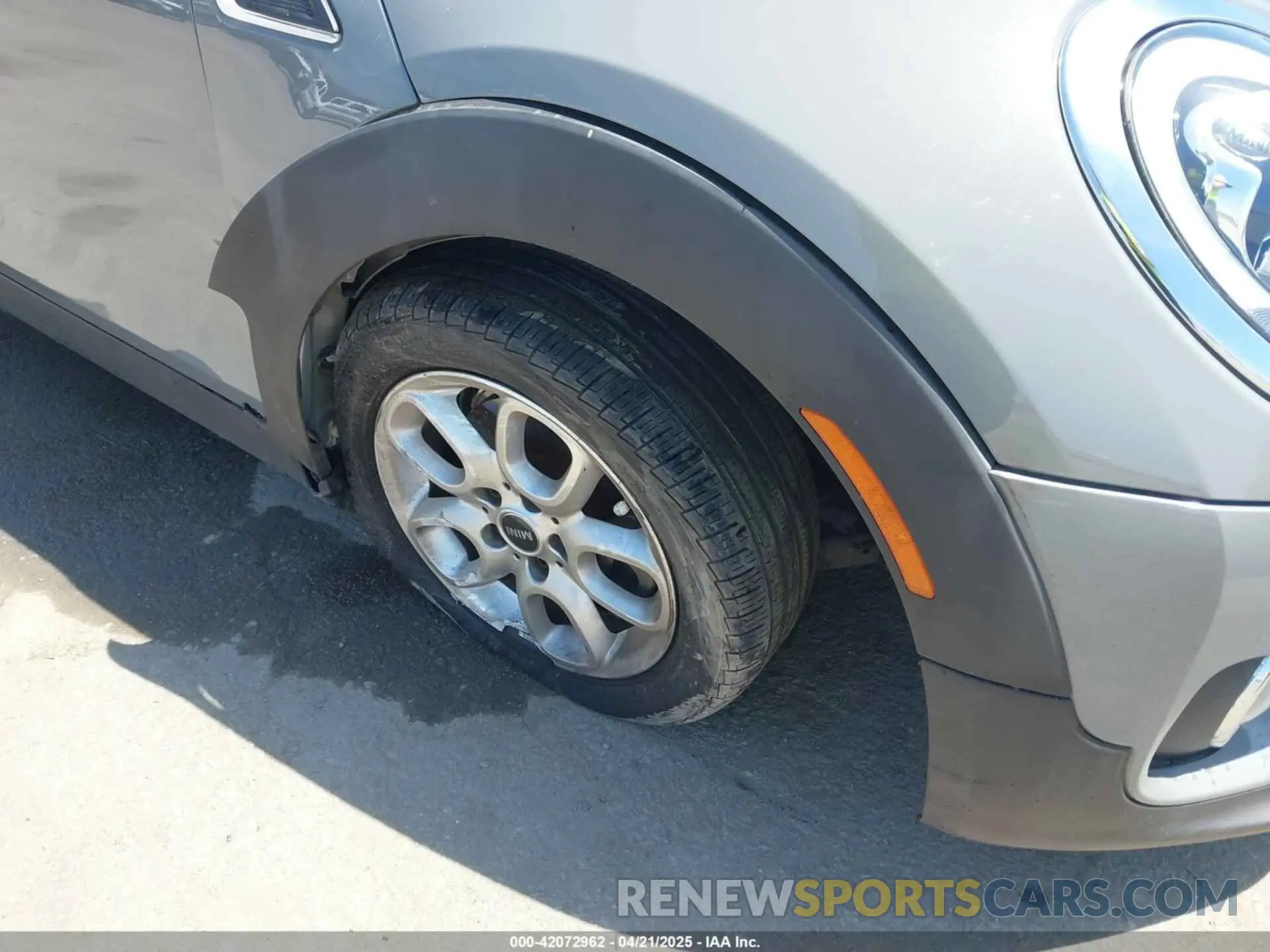 6 Photograph of a damaged car WMWLN5C57K2E34894 MINI CLUBMAN 2019