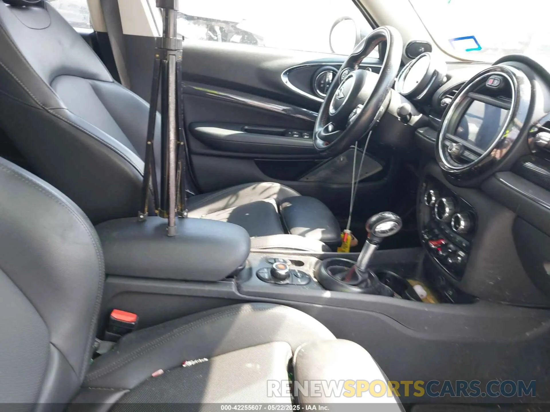 5 Photograph of a damaged car WMWLN9C54K2E52051 MINI CLUBMAN 2019