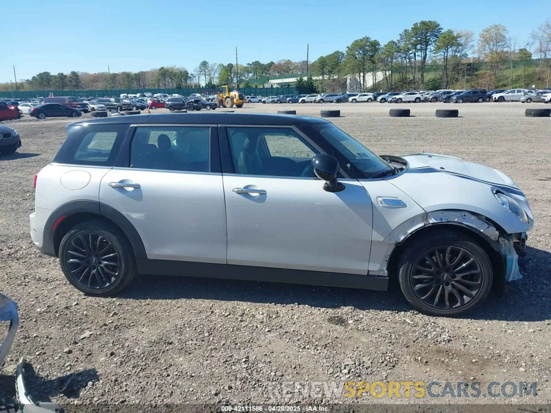 12 Photograph of a damaged car WMWLN9C57K2H60248 MINI CLUBMAN 2019