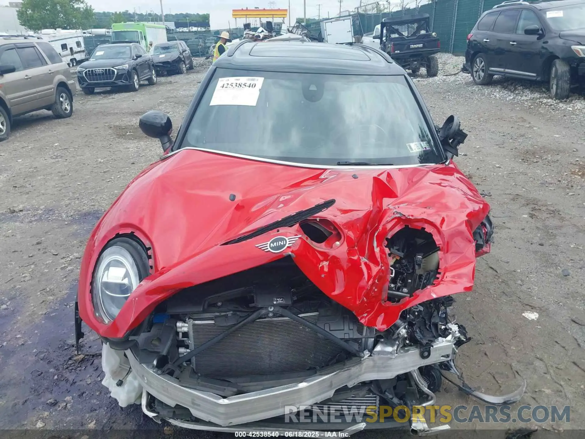 12 Photograph of a damaged car WMWXJ1C03L2M11072 MINI CLUBMAN 2020