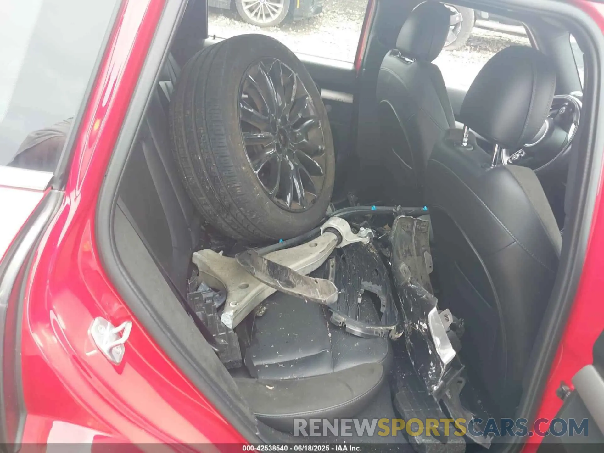 8 Photograph of a damaged car WMWXJ1C03L2M11072 MINI CLUBMAN 2020