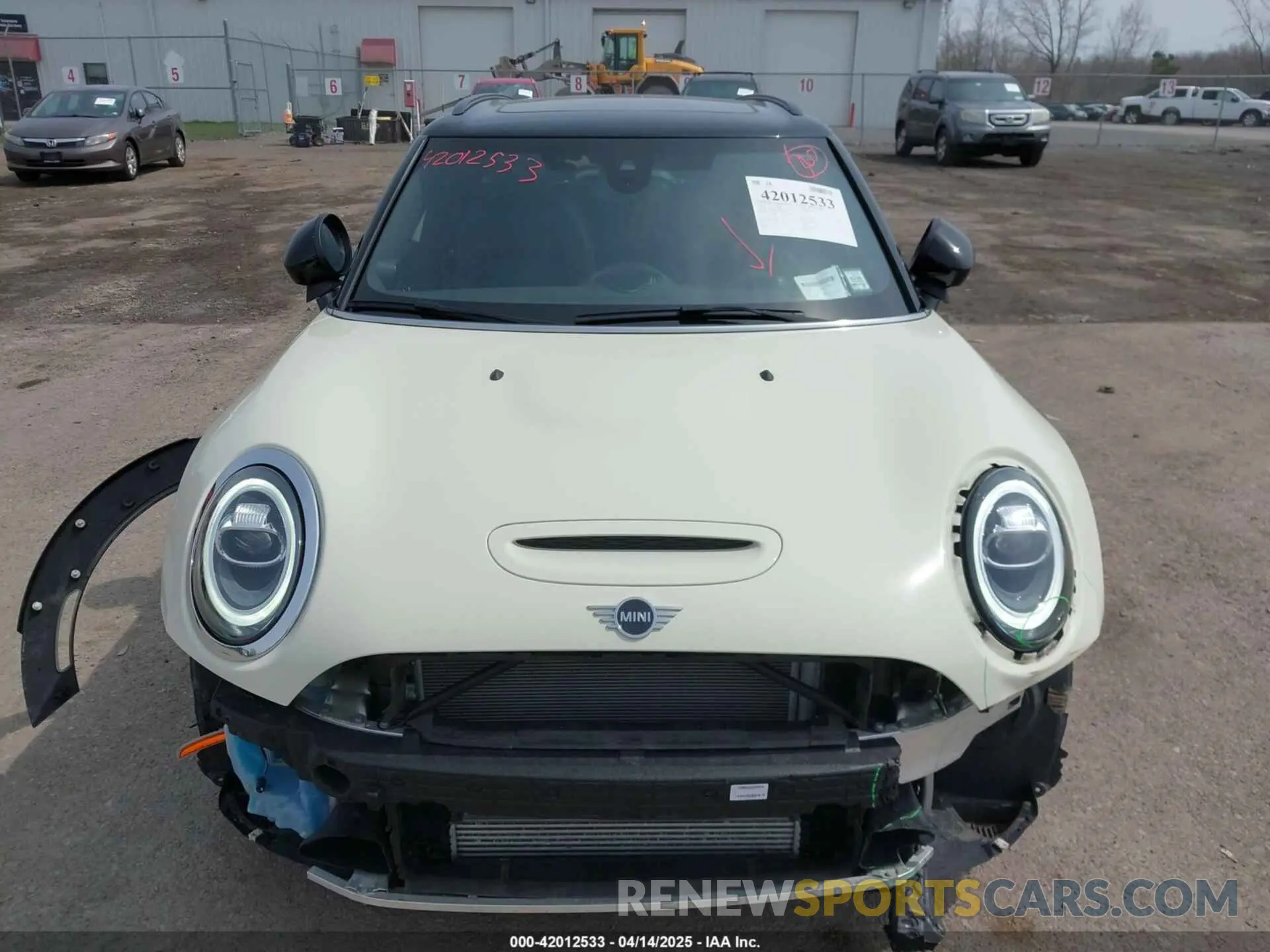 13 Photograph of a damaged car WMWXJ1C04L2M33050 MINI CLUBMAN 2020