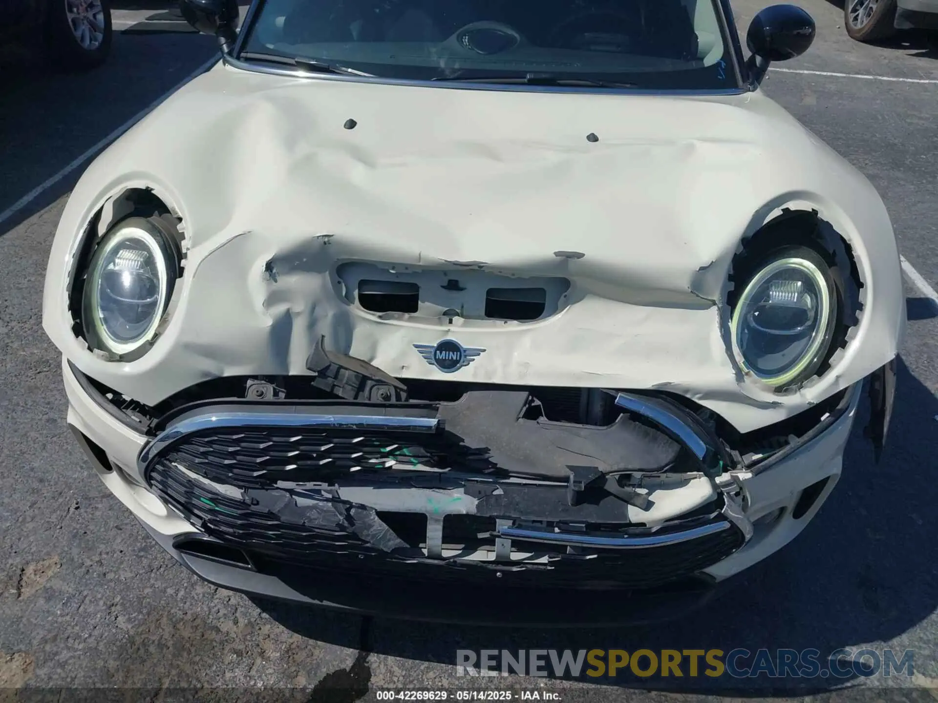 6 Photograph of a damaged car WMWLV7C00M2N48722 MINI CLUBMAN 2021
