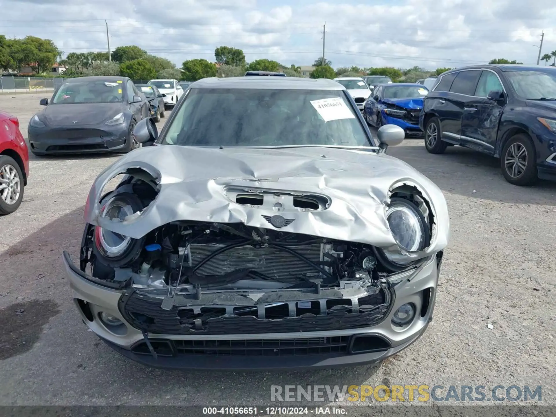 11 Photograph of a damaged car WMWXJ1C03P2U08484 MINI CLUBMAN 2023