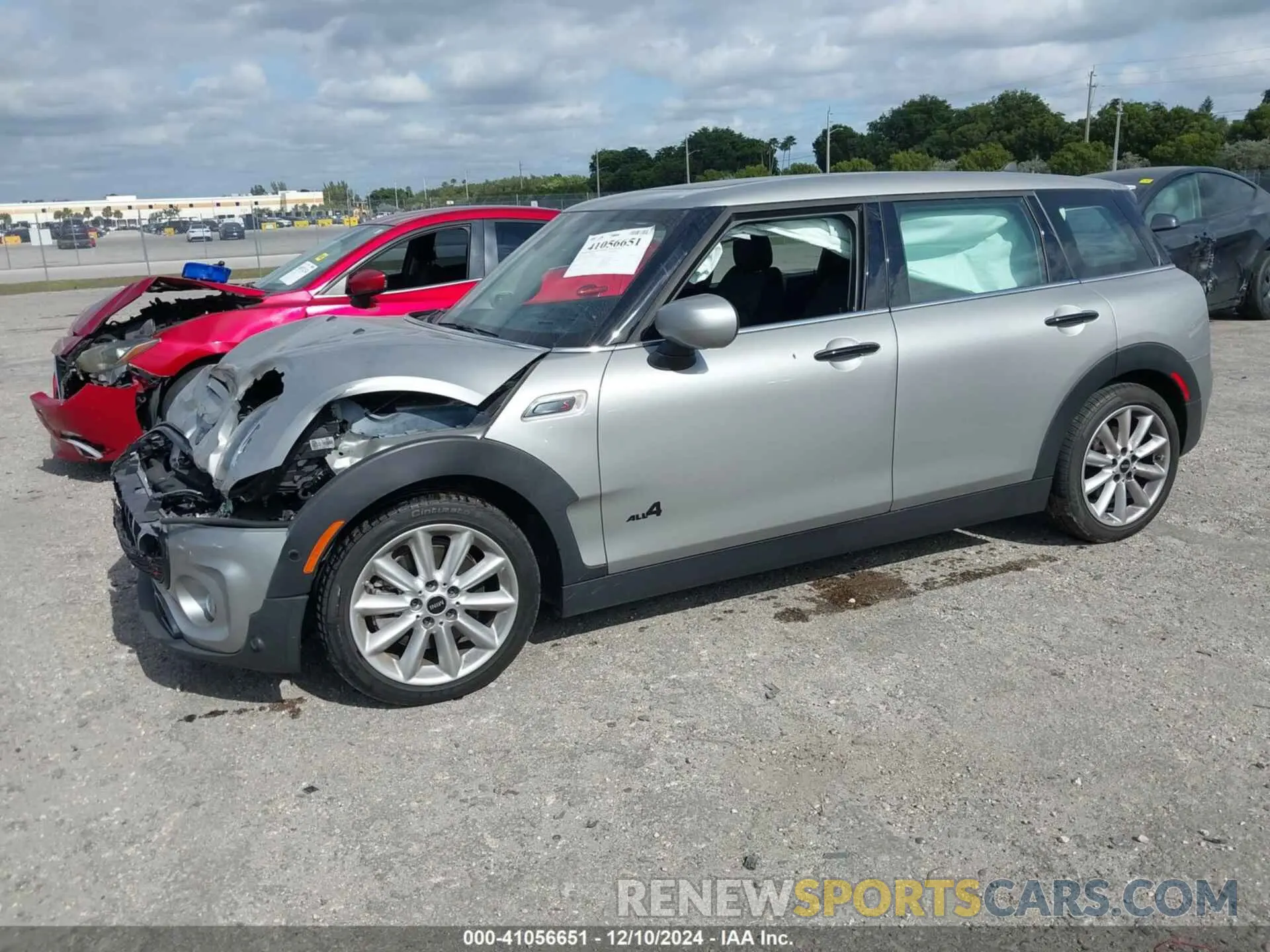 2 Photograph of a damaged car WMWXJ1C03P2U08484 MINI CLUBMAN 2023
