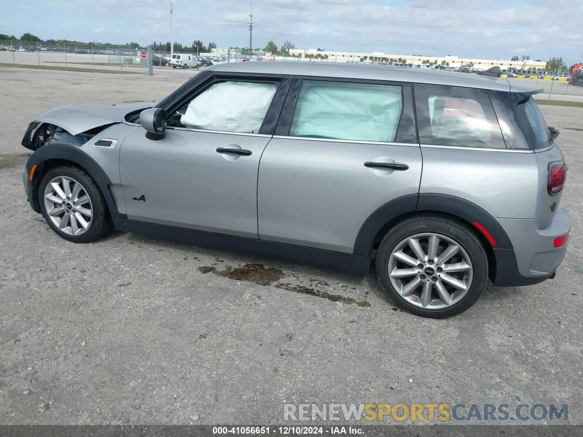 3 Photograph of a damaged car WMWXJ1C03P2U08484 MINI CLUBMAN 2023