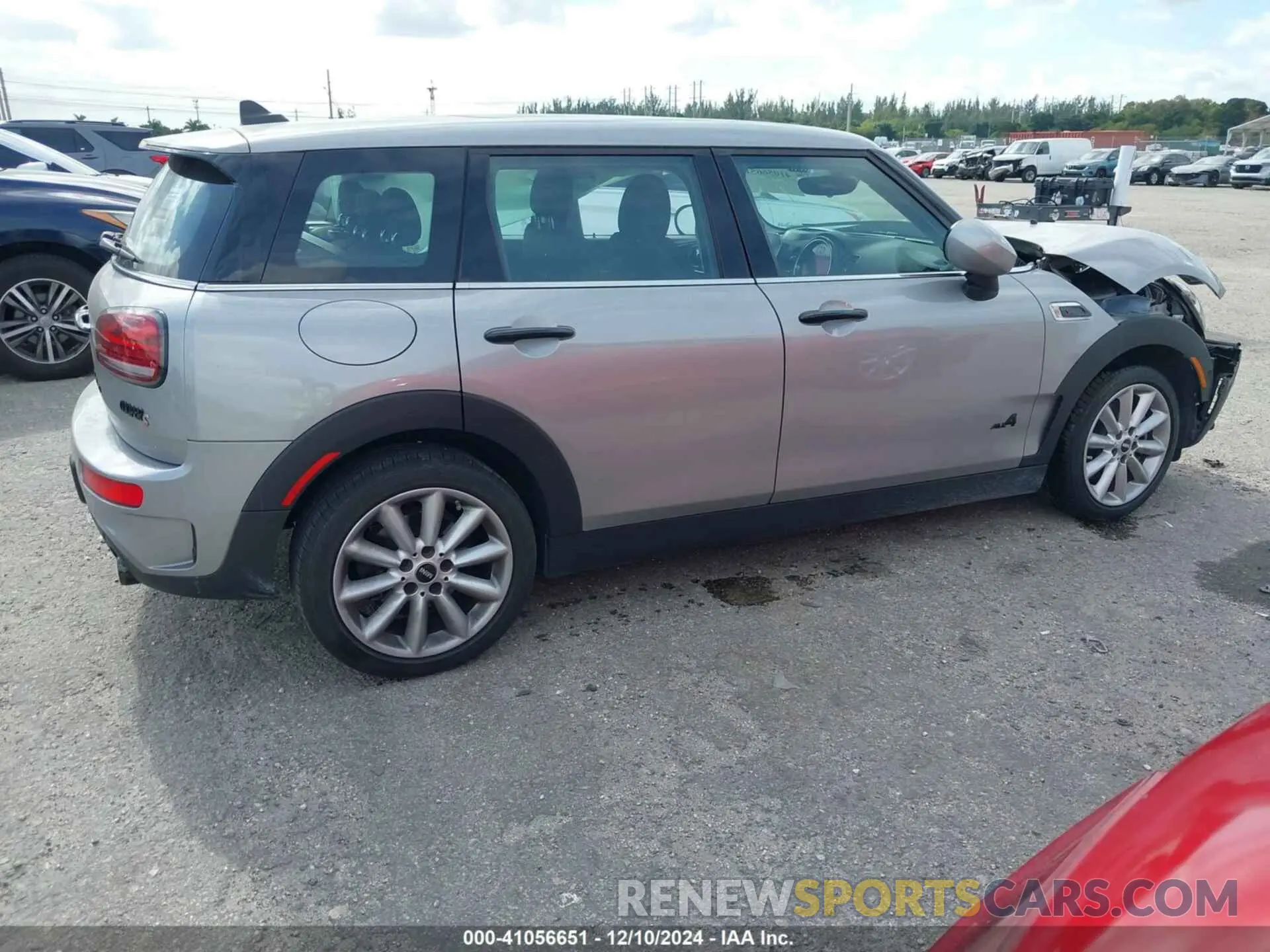 4 Photograph of a damaged car WMWXJ1C03P2U08484 MINI CLUBMAN 2023