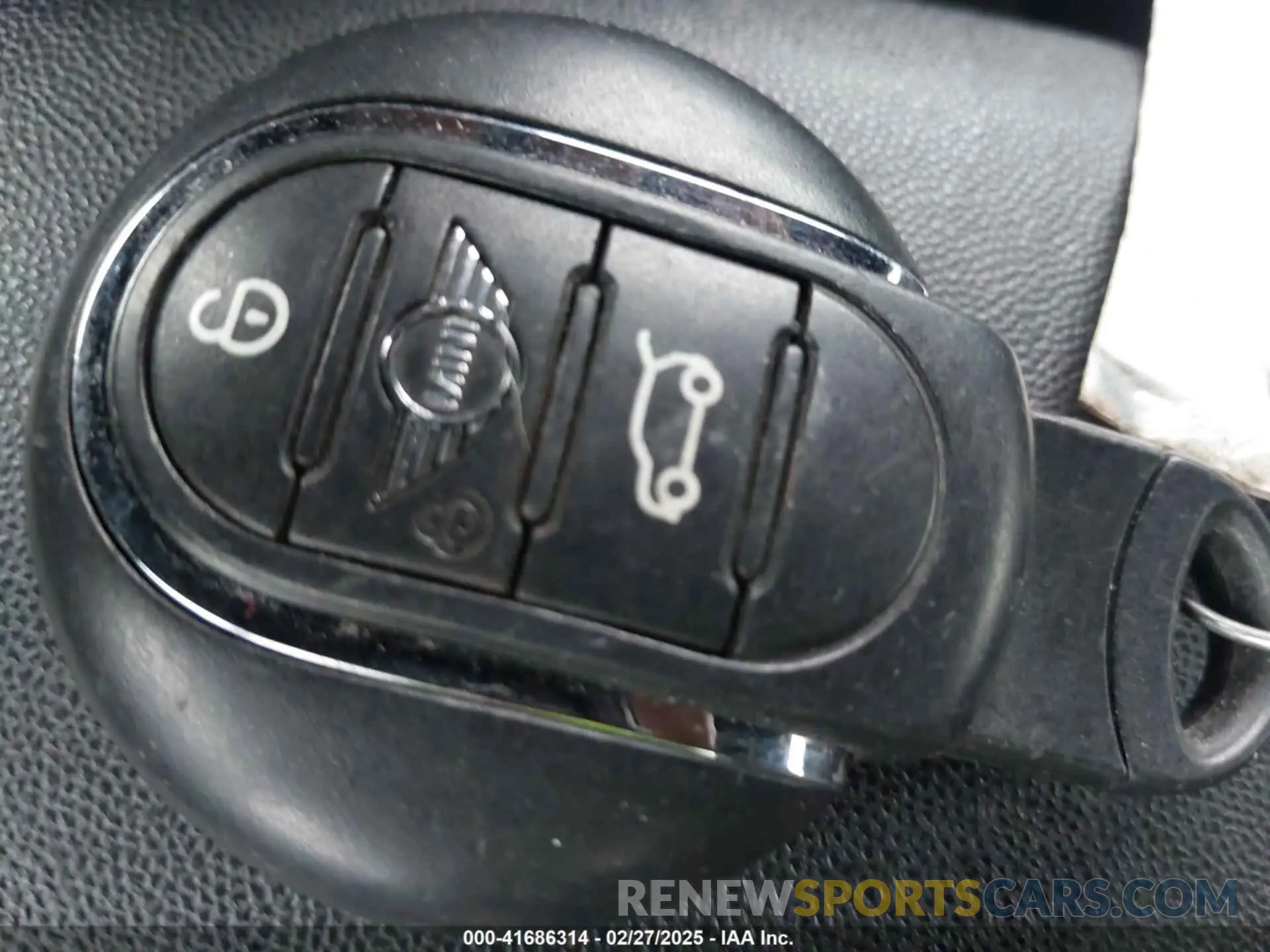 11 Photograph of a damaged car WMWWG5C52K3H08648 MINI CONVERTIBLE 2019