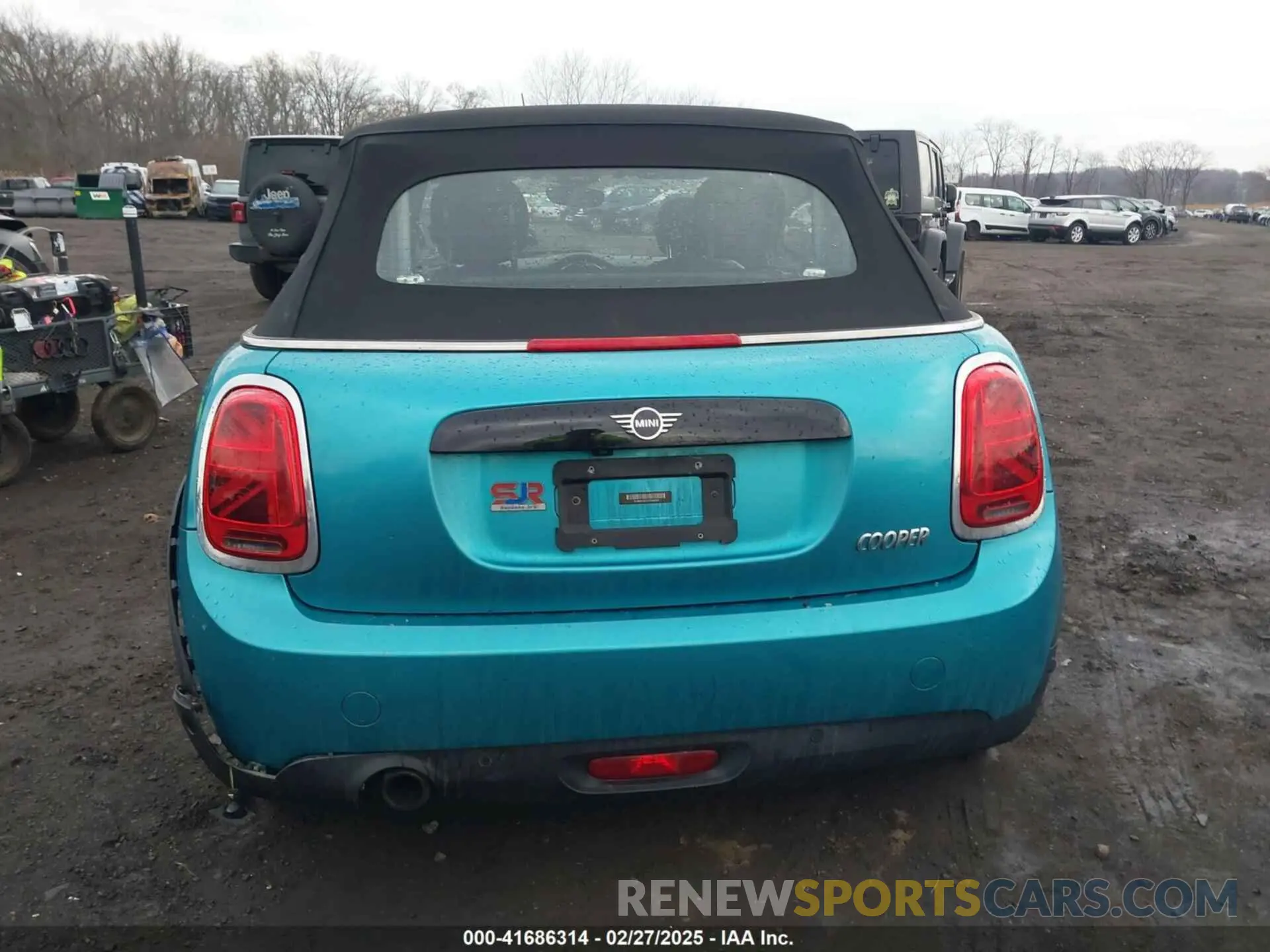 17 Photograph of a damaged car WMWWG5C52K3H08648 MINI CONVERTIBLE 2019