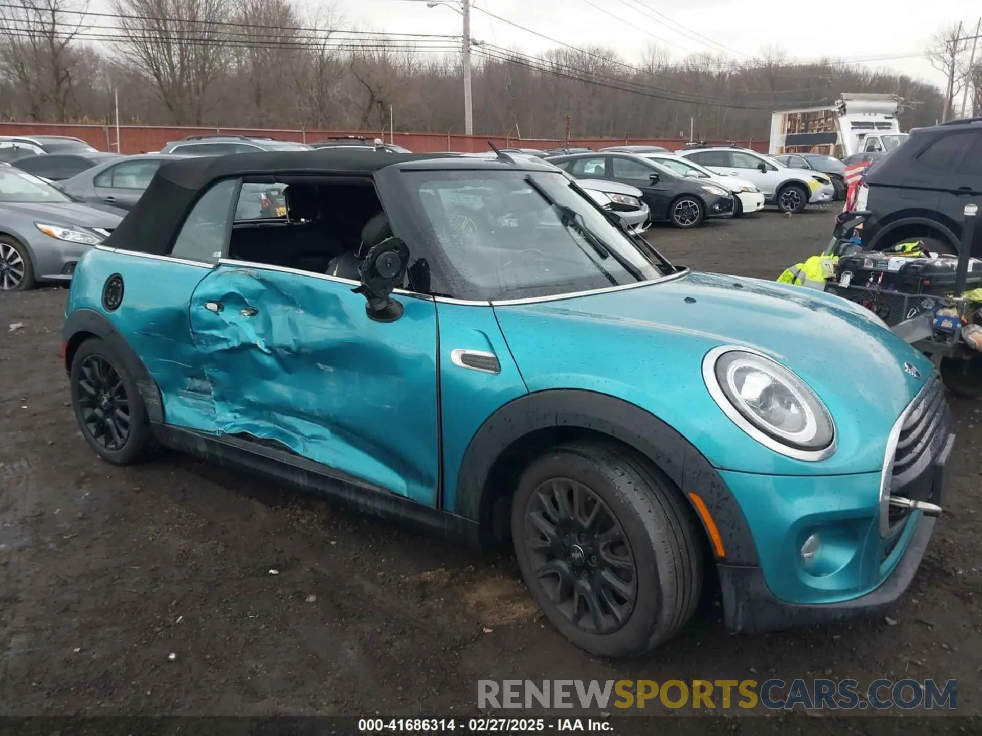 19 Photograph of a damaged car WMWWG5C52K3H08648 MINI CONVERTIBLE 2019
