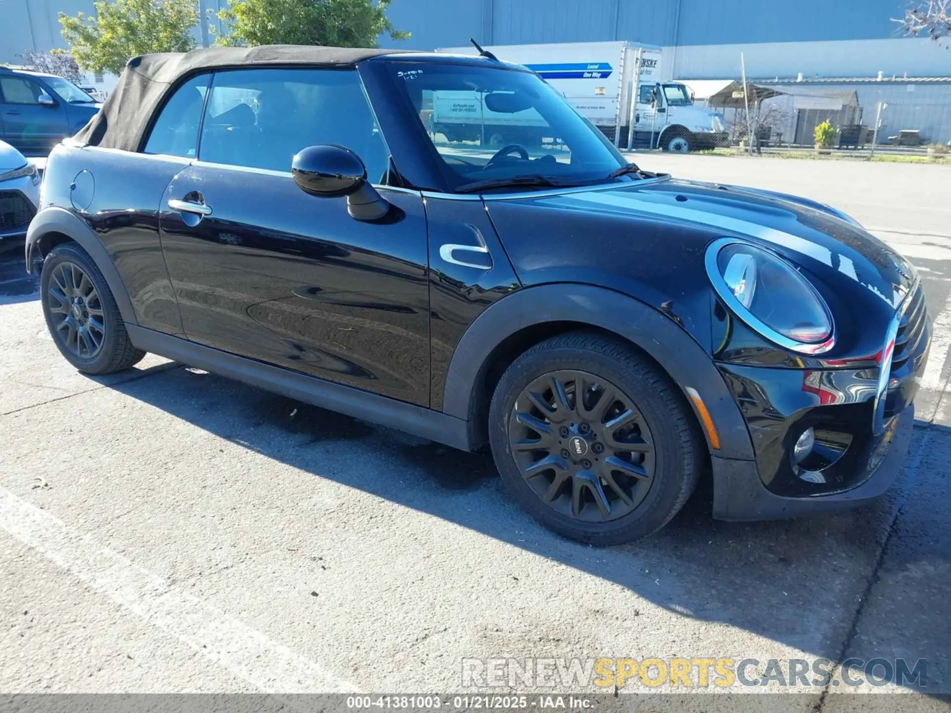 1 Photograph of a damaged car WMWWG5C59K3D01765 MINI CONVERTIBLE 2019