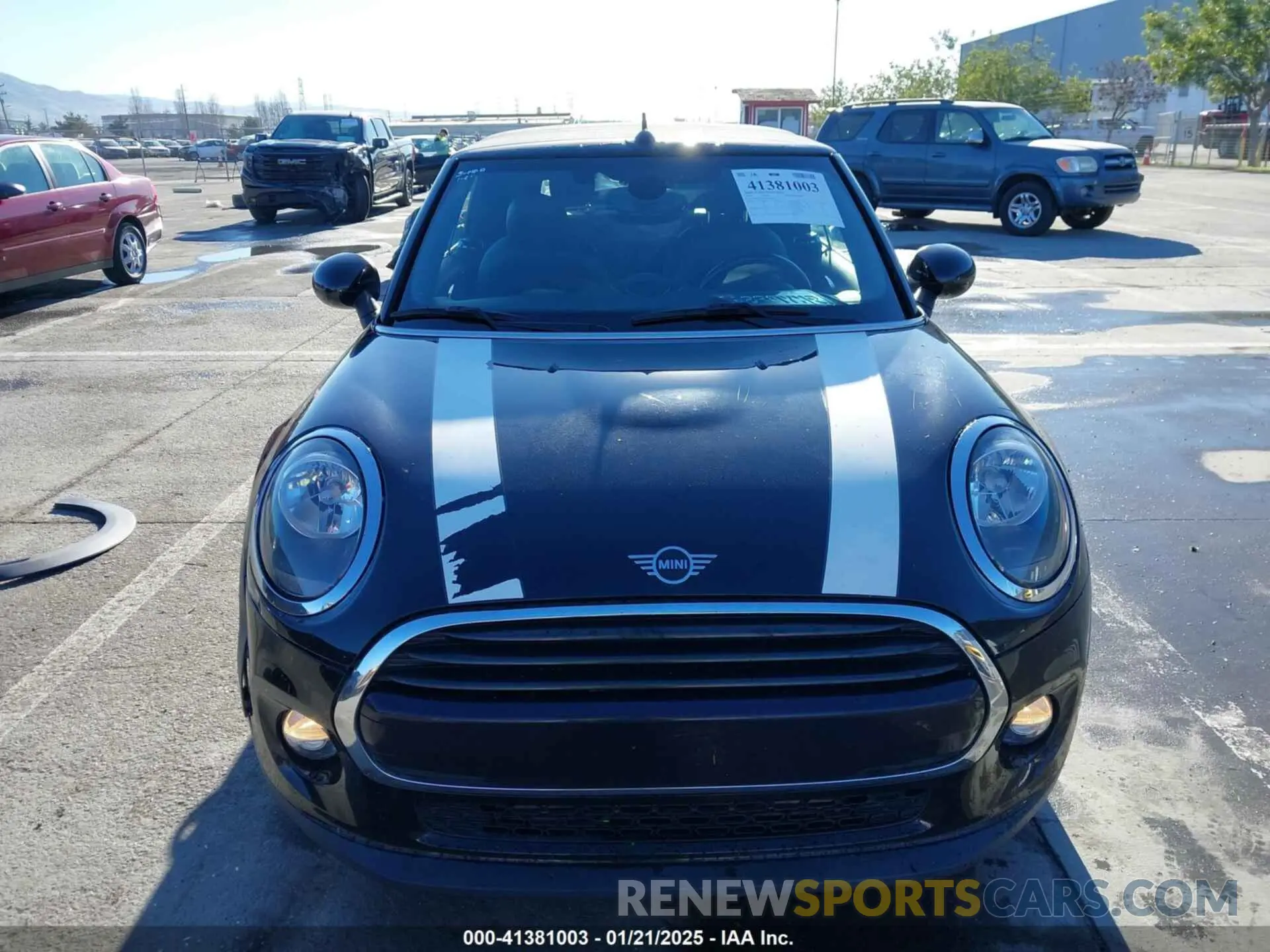 12 Photograph of a damaged car WMWWG5C59K3D01765 MINI CONVERTIBLE 2019