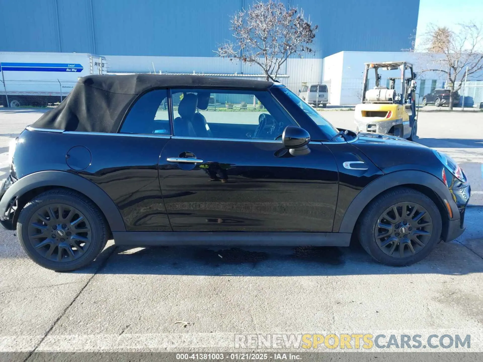 13 Photograph of a damaged car WMWWG5C59K3D01765 MINI CONVERTIBLE 2019